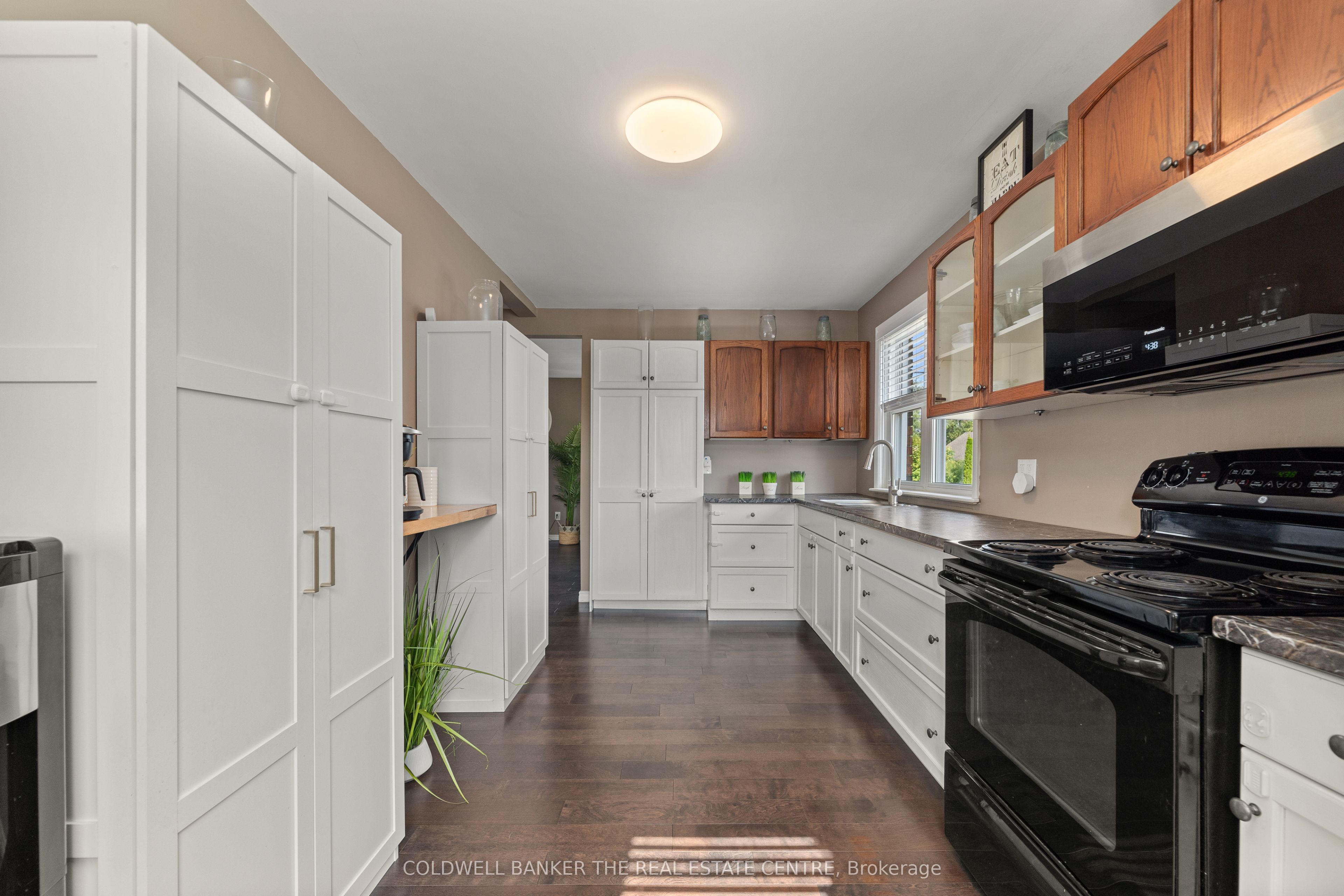 619 Park Street S Property Photo 10