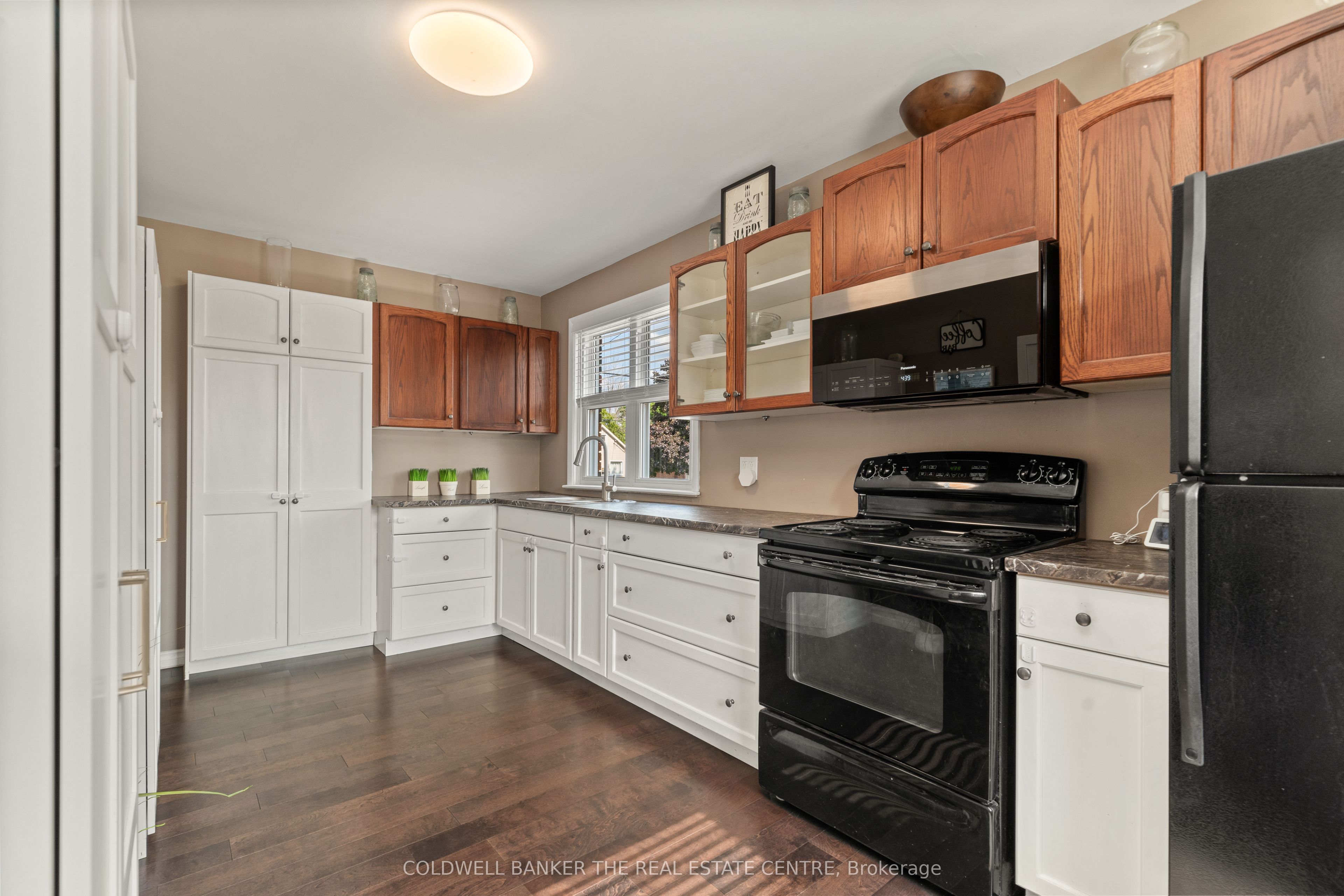 619 Park Street S Property Photo 11