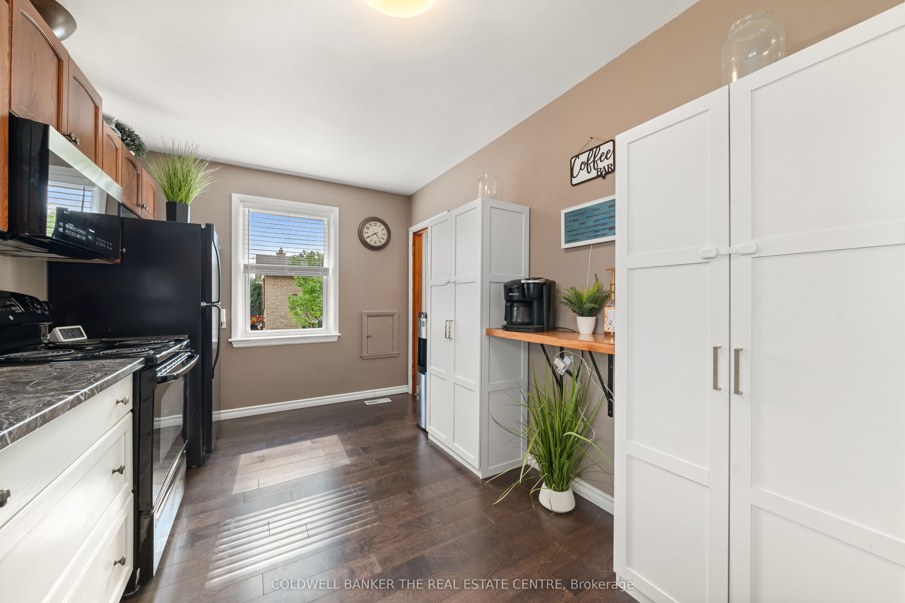 619 Park Street S Property Photo 14