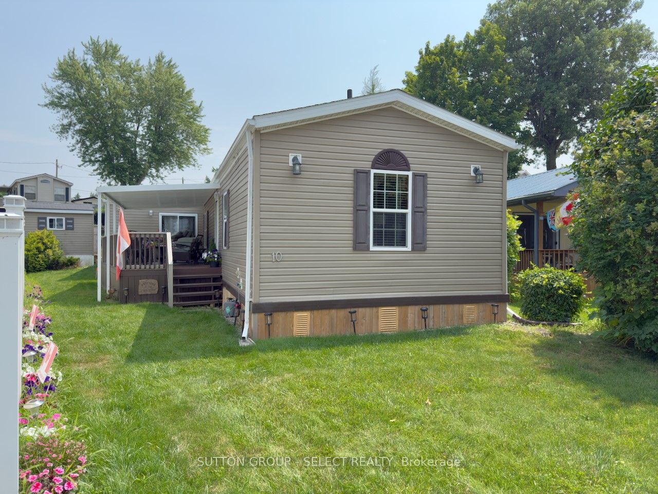 10 Caribbean Ln Property Photo 1