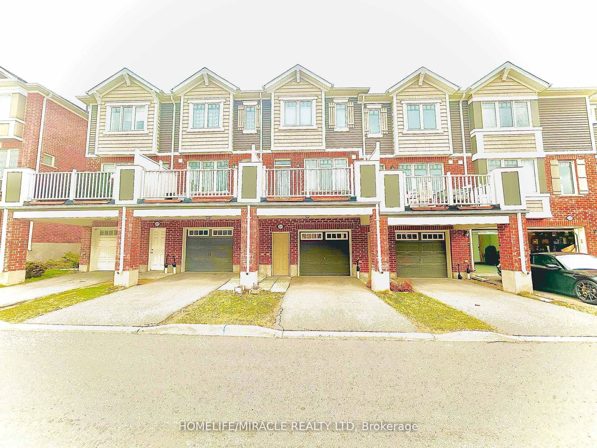 301 Equestrian Way Property Photo 32