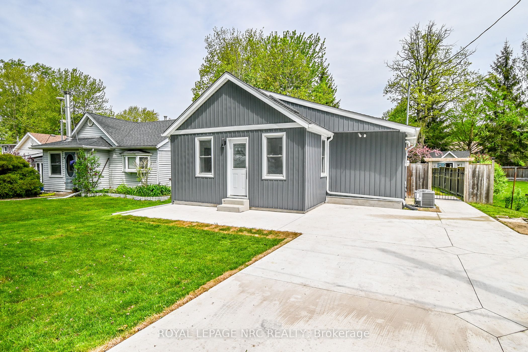 10556 Woodland Dr Property Photo 1