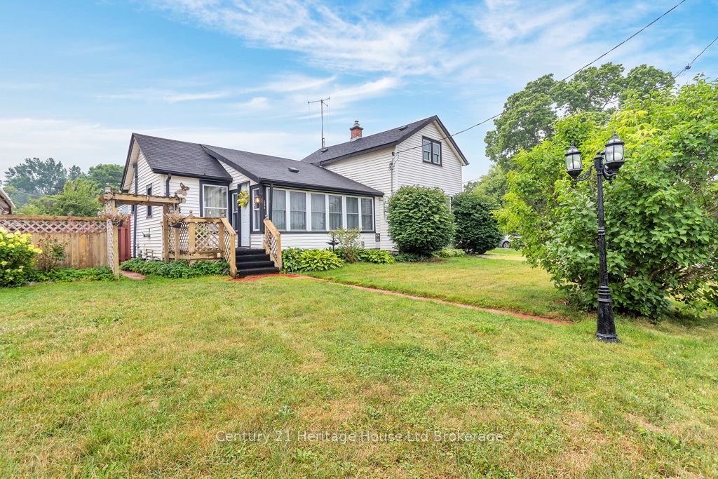 255 Charles St W Property Photo 1