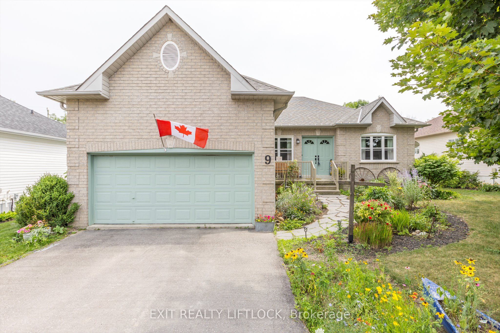 9 Brookside Street Property Photo 1