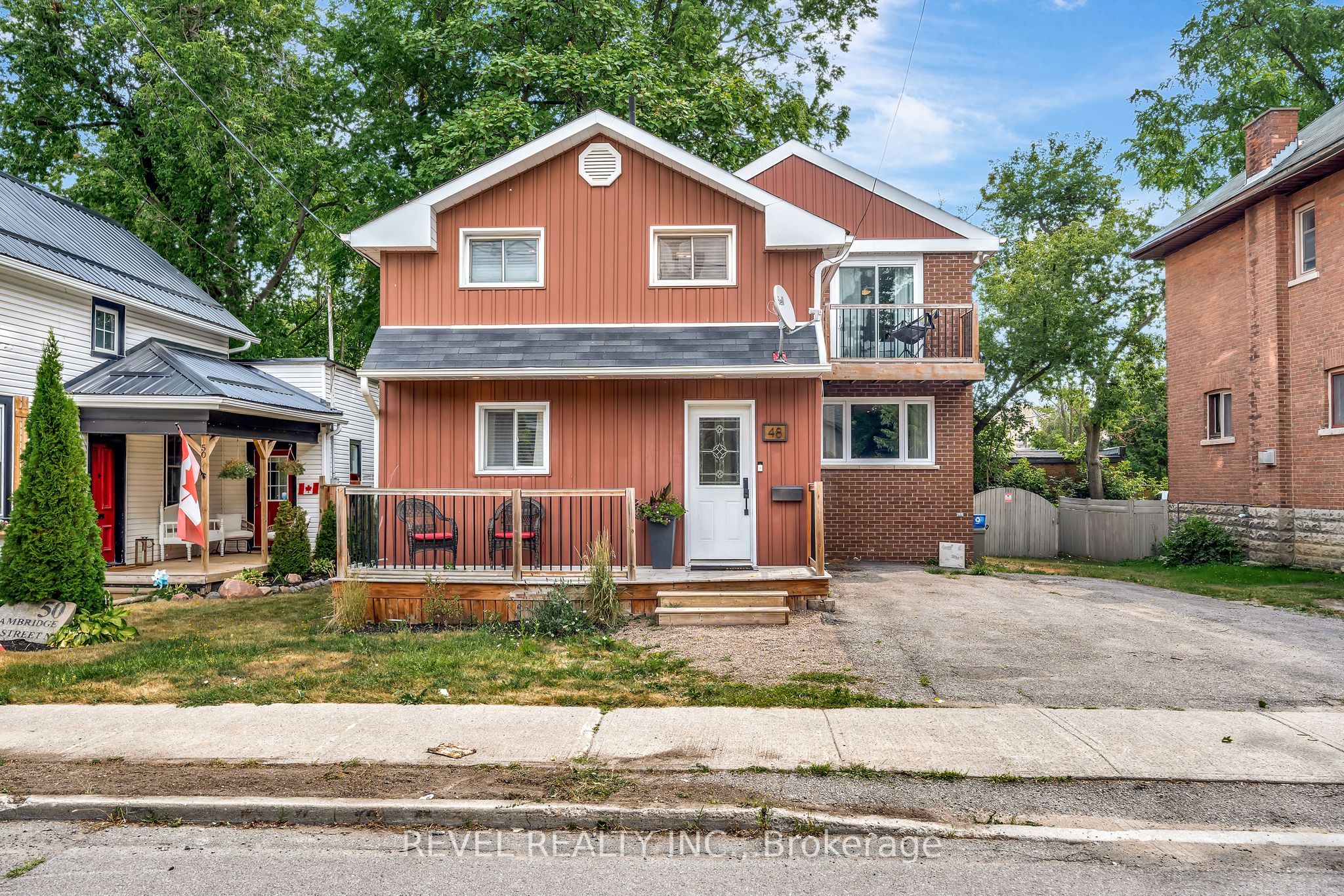 48 Cambridge St N Property Photo 1