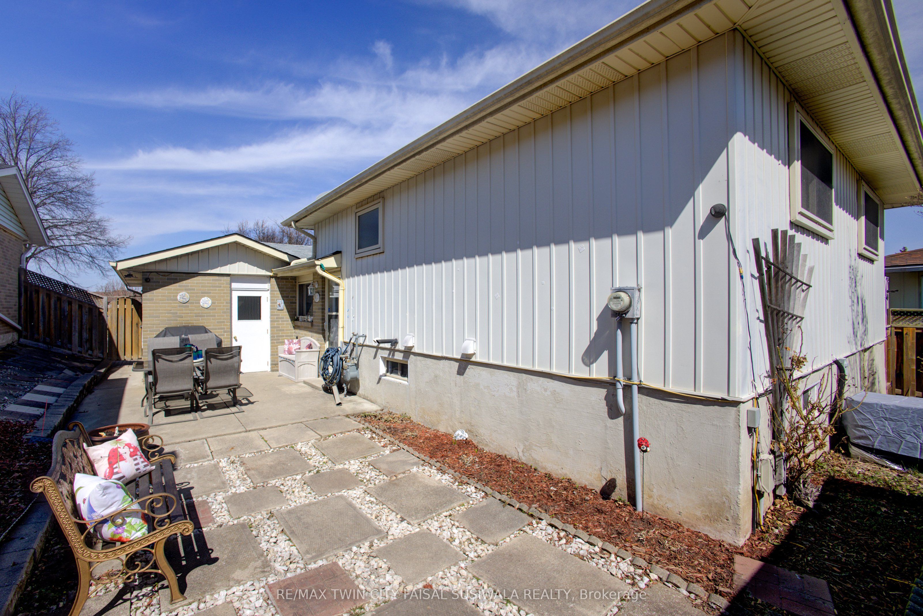 173 Hazelglen Drive Property Photo 6