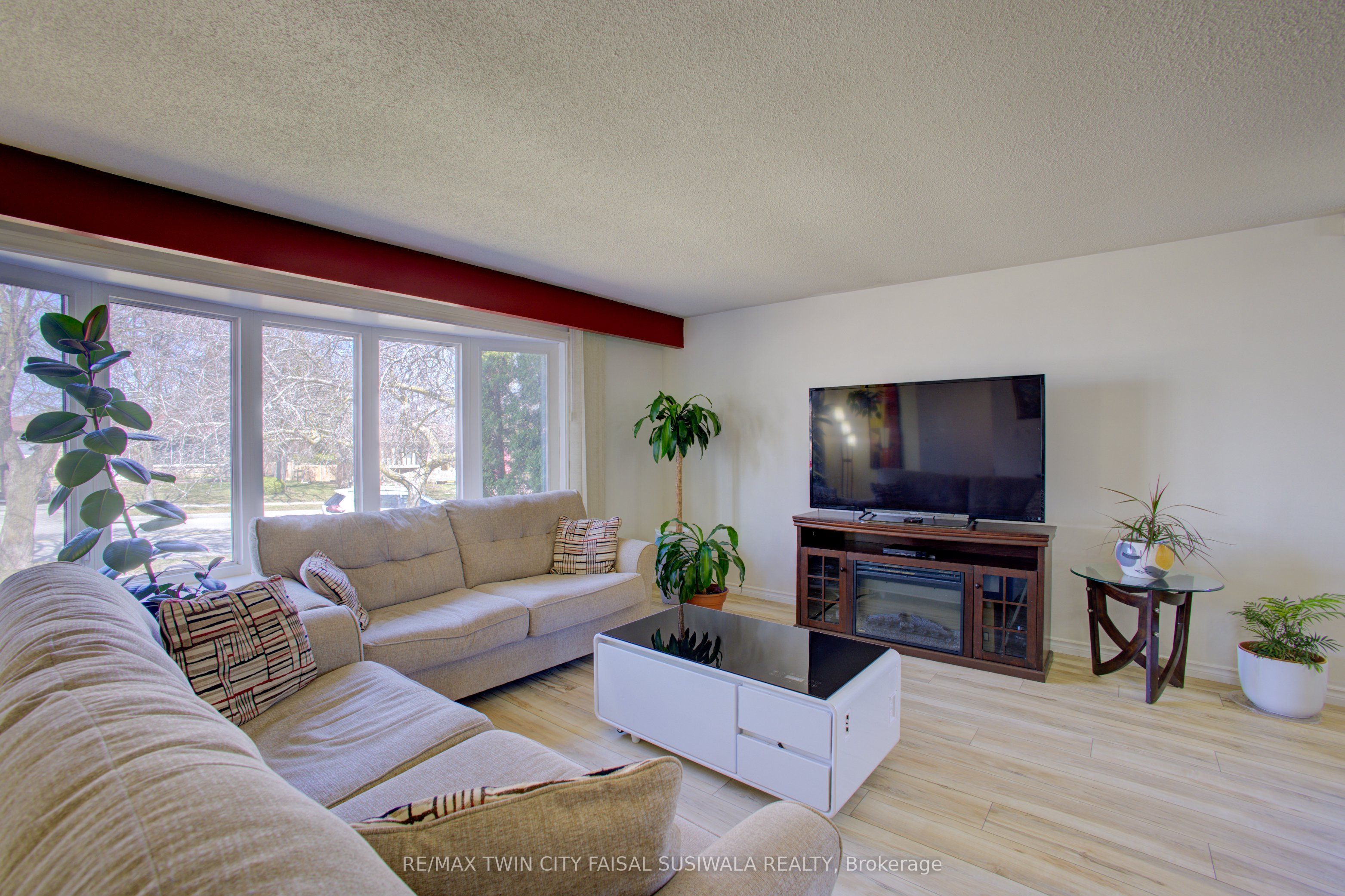 173 Hazelglen Drive Property Photo 9