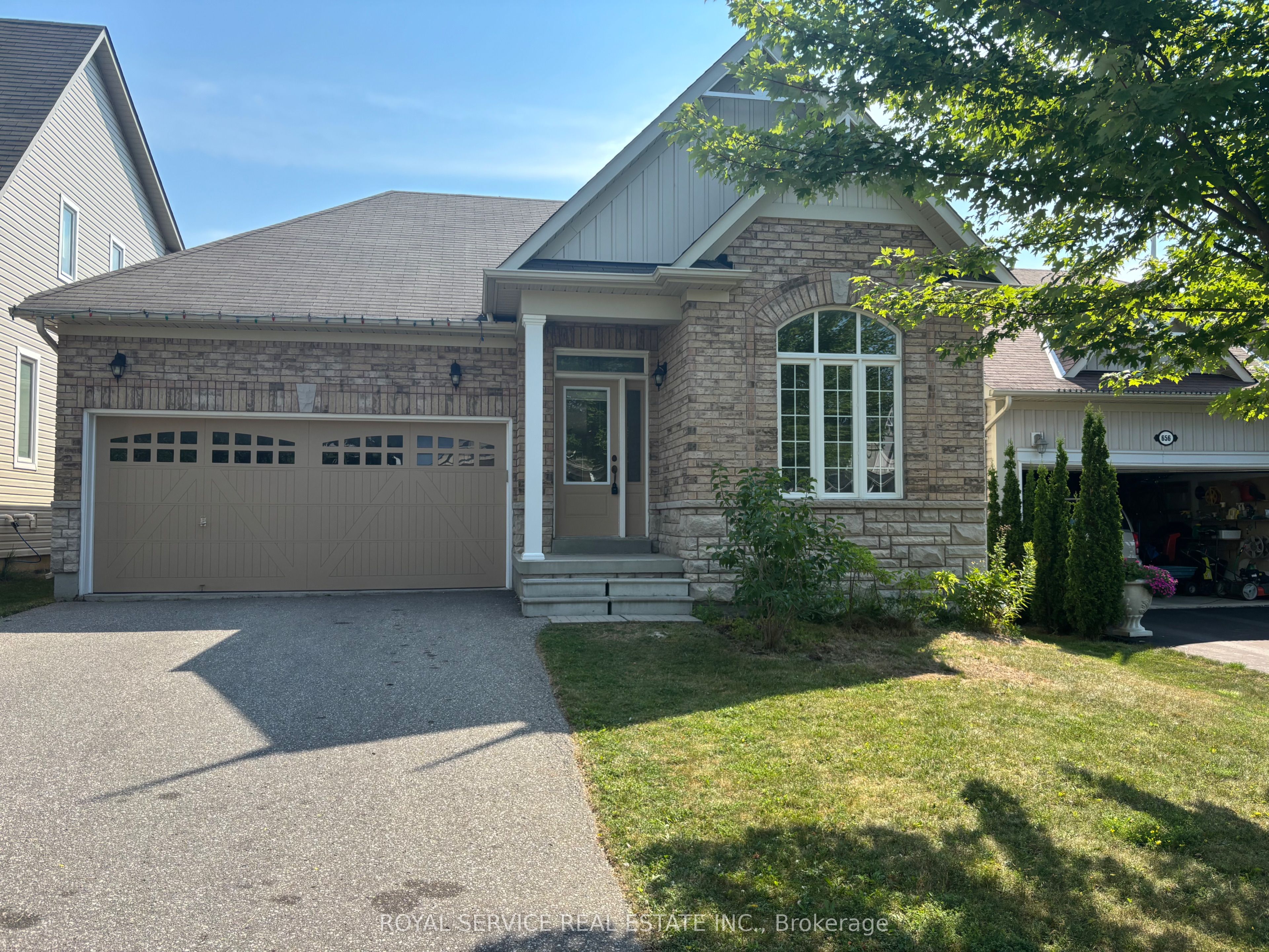 660 Prince Of Wales Dr Property Photo 1