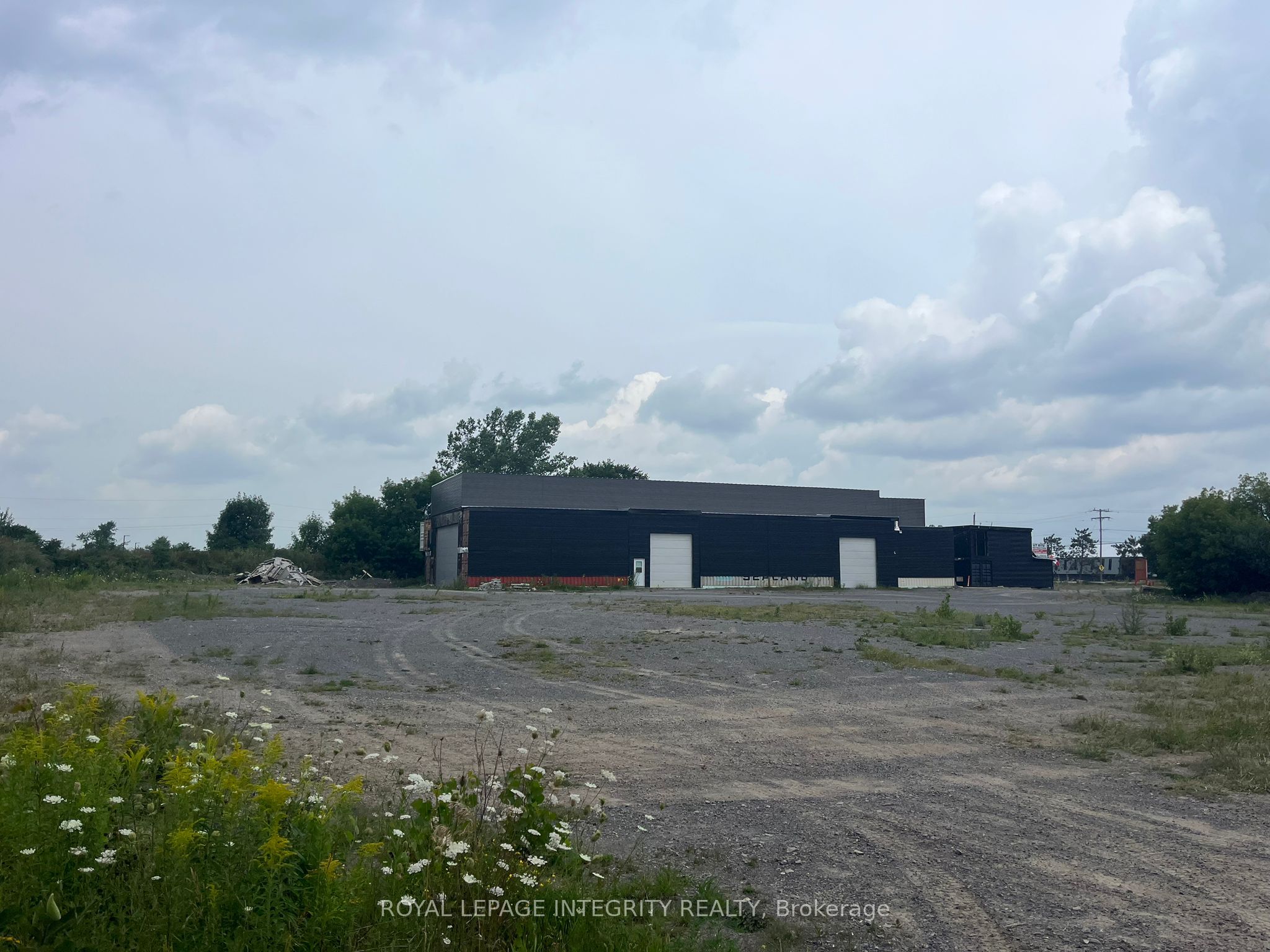 3009 Carp Road Property Photo 1