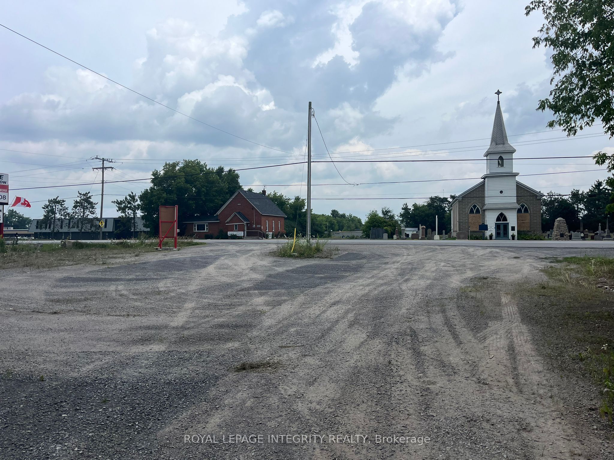 3009 Carp Road Property Photo 6