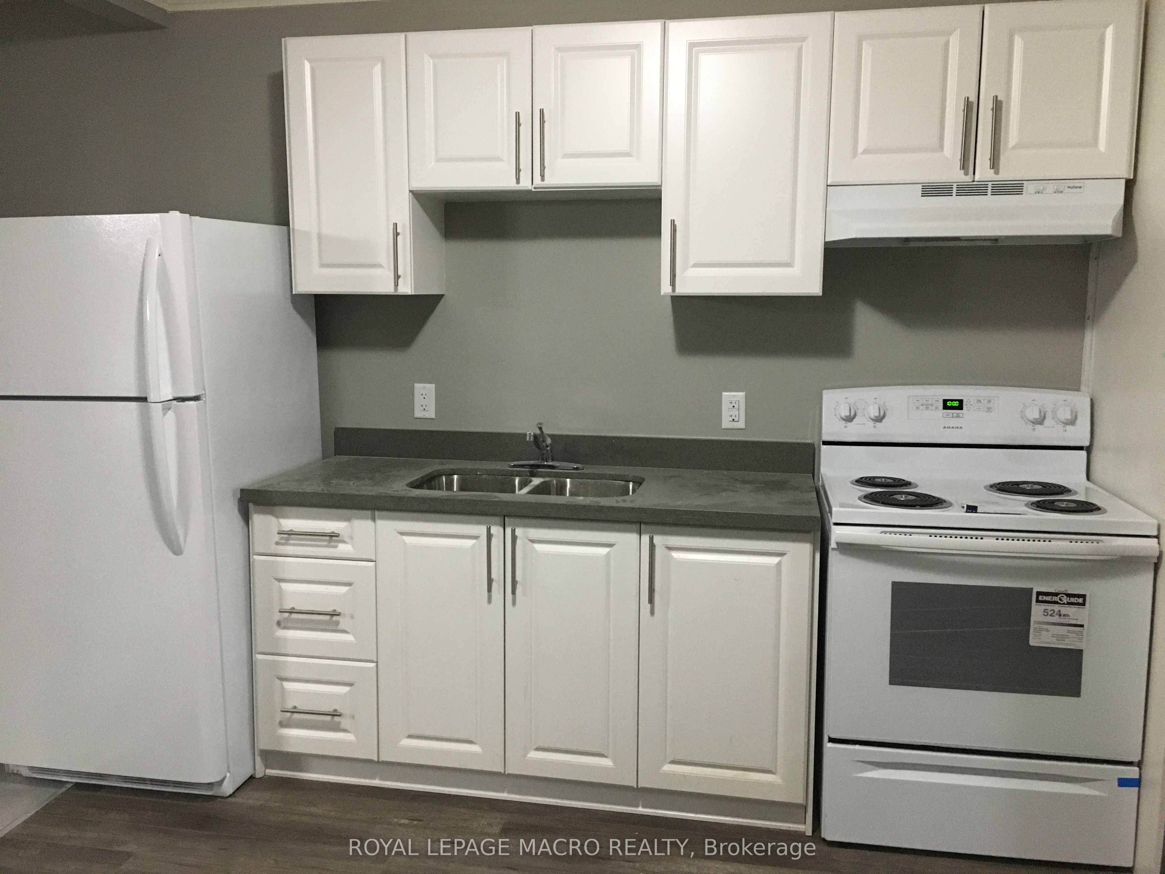 162 Parkdale Ave N Property Photo 2