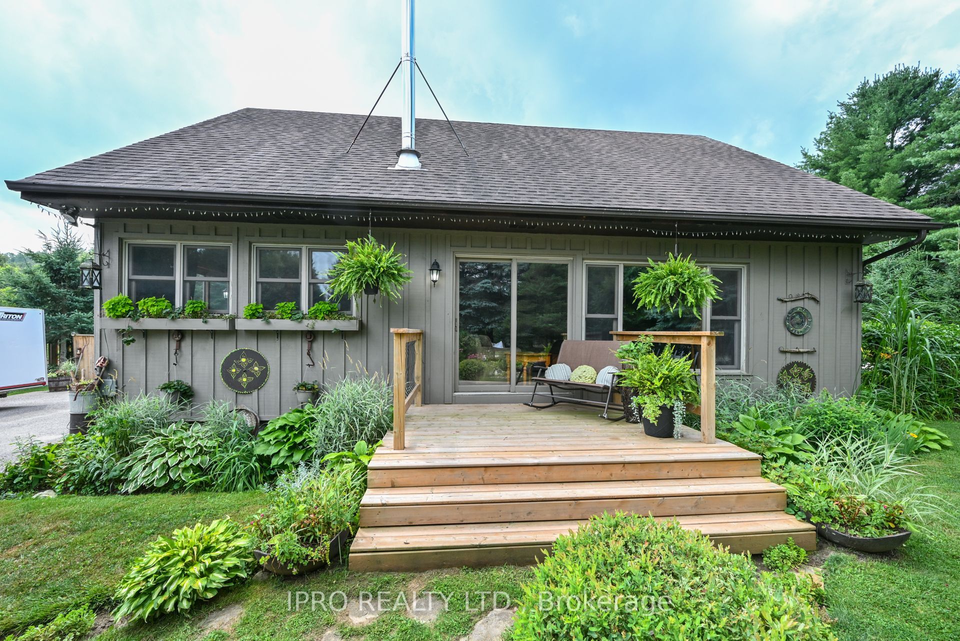 5 Cook Crescent Property Photo 1