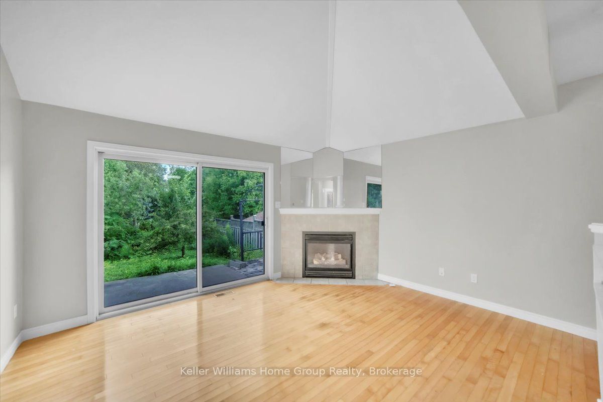 10 Periwinkle Way Property Photo 14