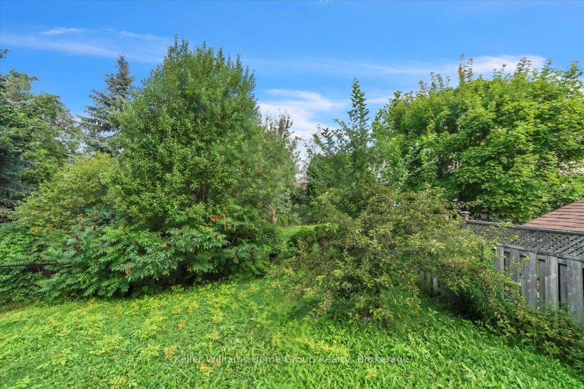 10 Periwinkle Way Property Photo 43