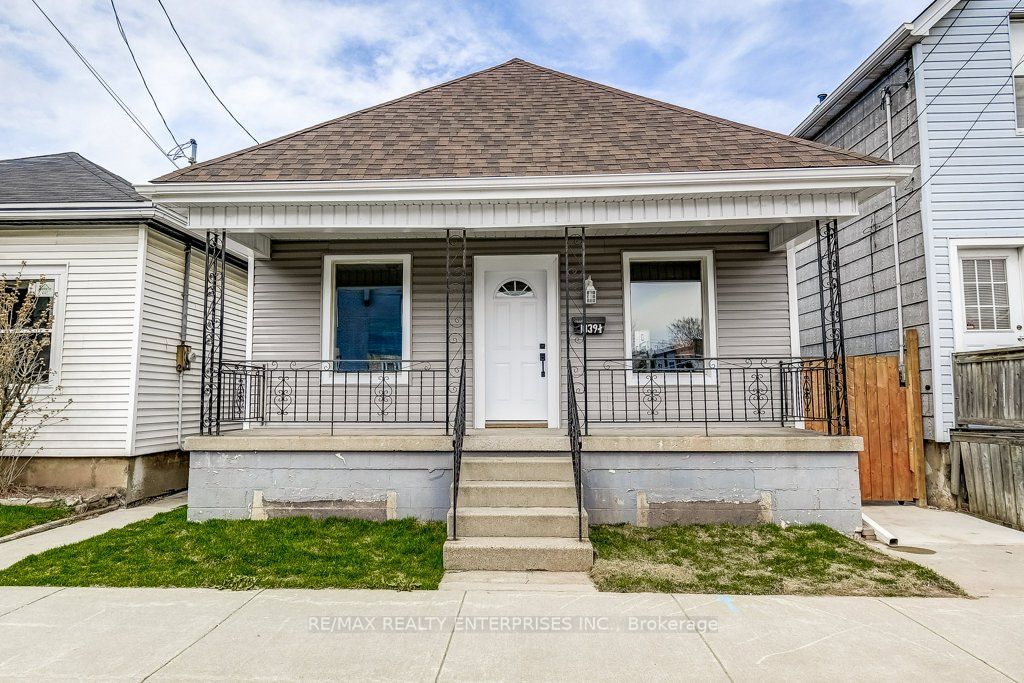 1039 Cannon St E Property Photo 1