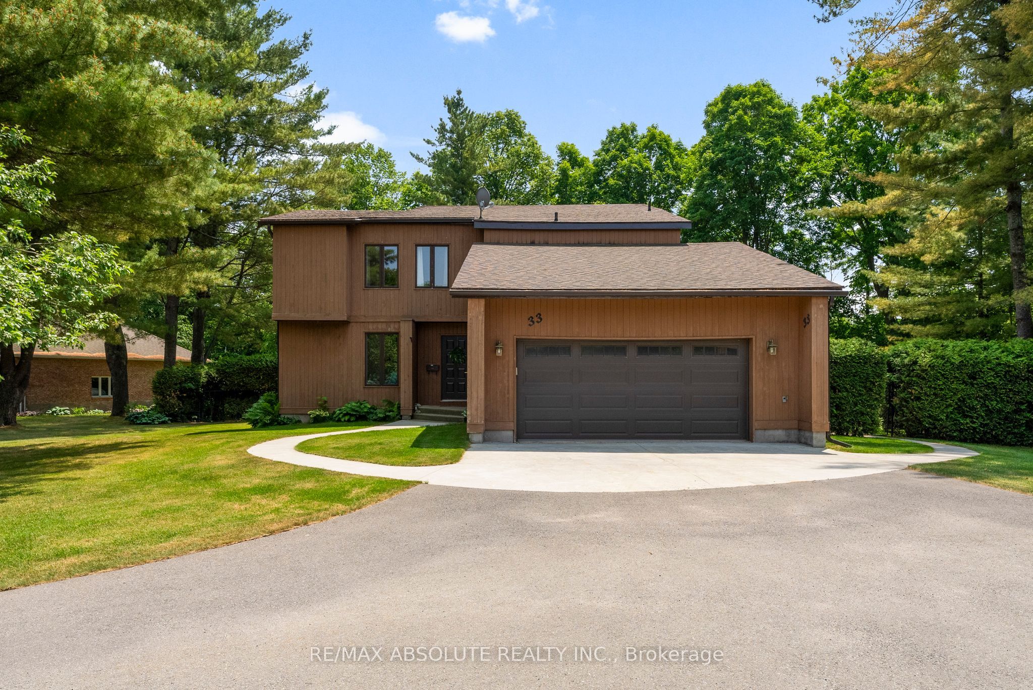 33 Old Orchard Ln Property Photo 1