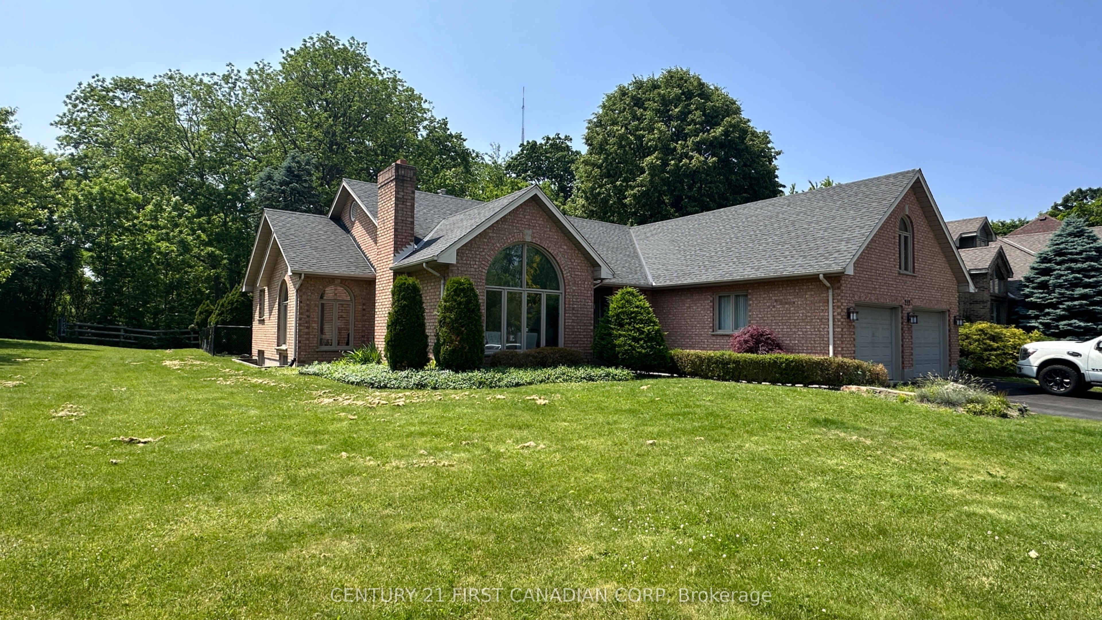 212 Timber Dr Property Photo