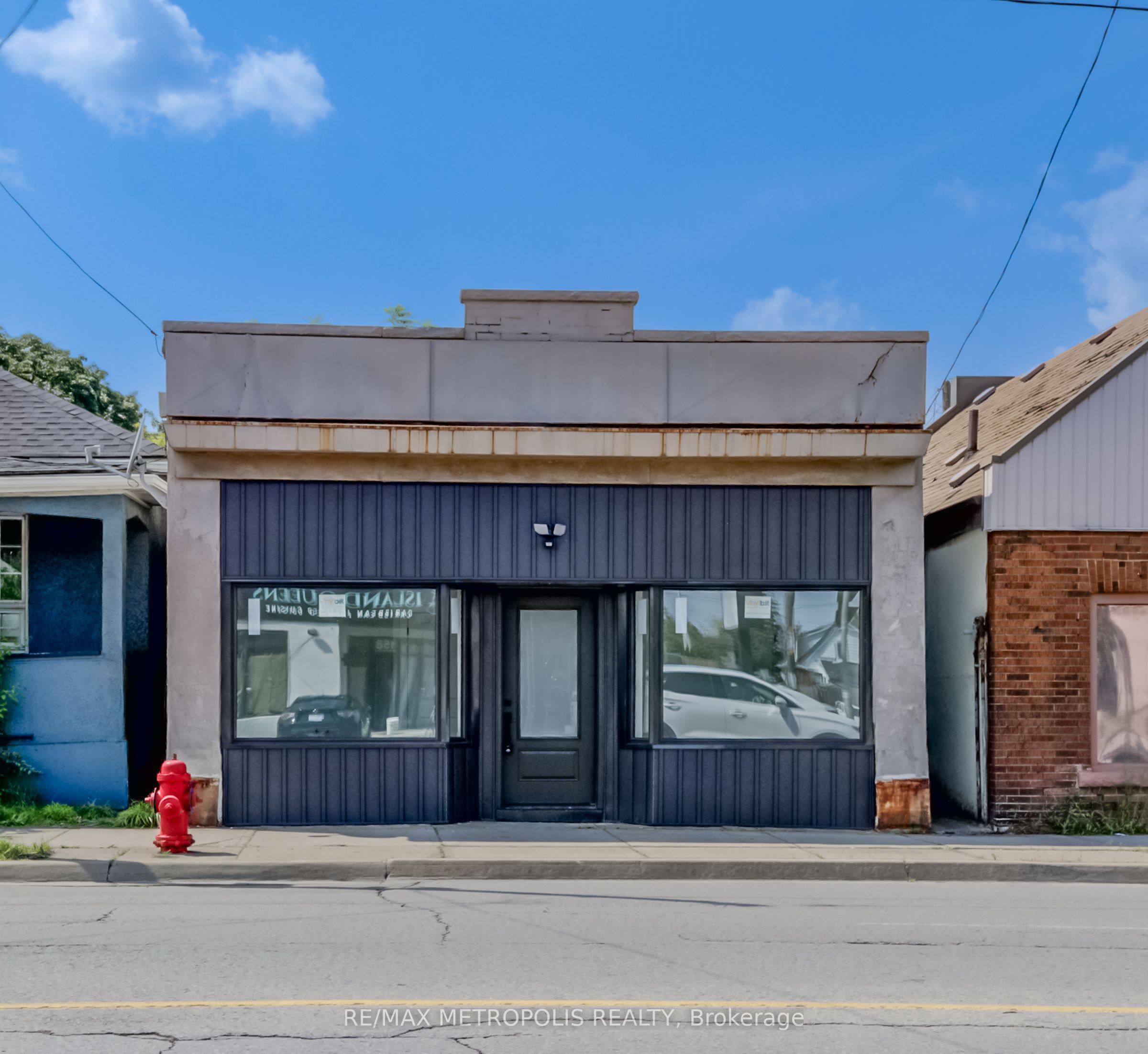 161 Kenilworth Avenue N Property Photo 1