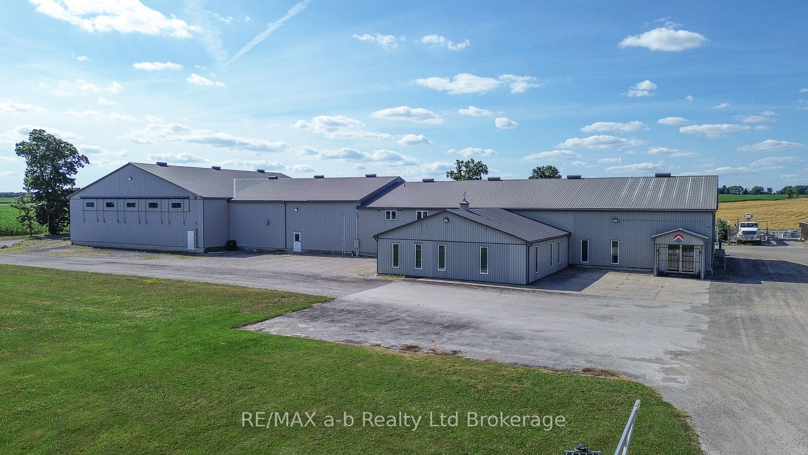 15456 Elginfield Road Property Photo 1