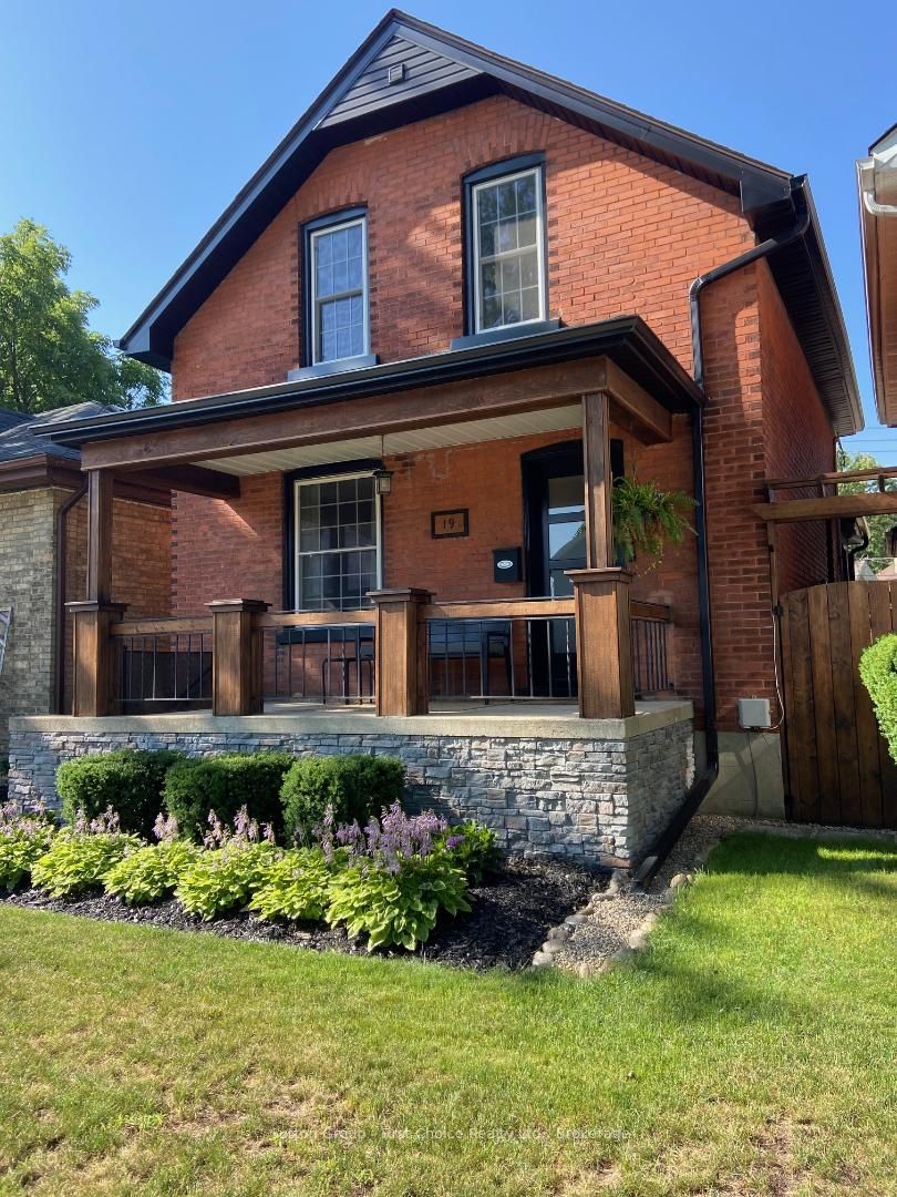 19 Cambria St Property Photo 1