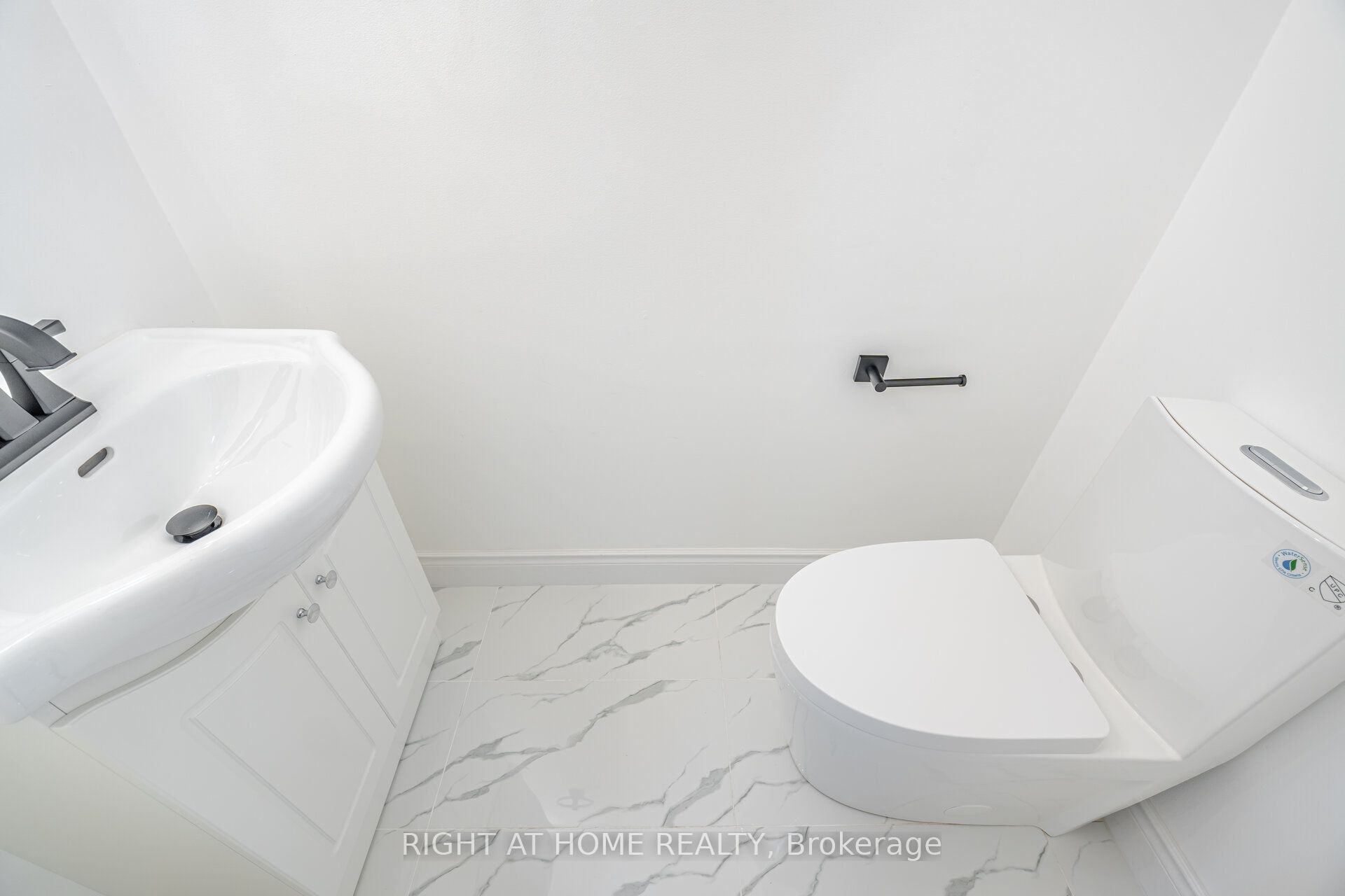 50 Albemarle Street Property Photo 13