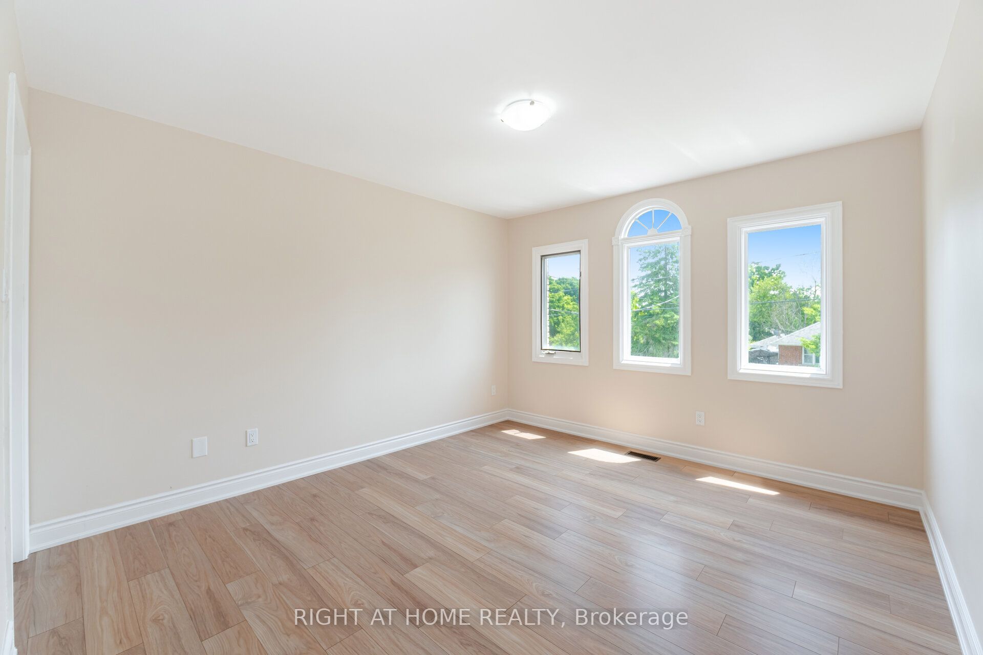 50 Albemarle Street Property Photo 20