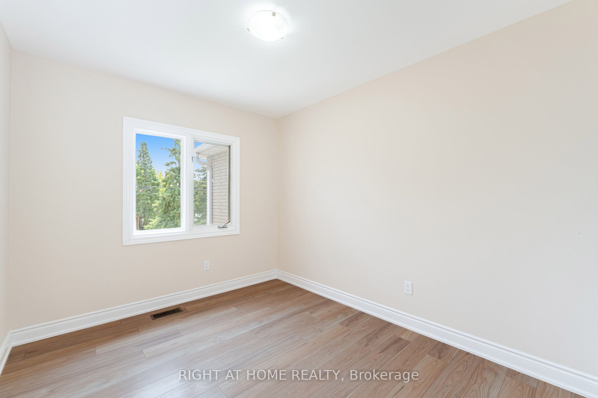 50 Albemarle Street Property Photo 24