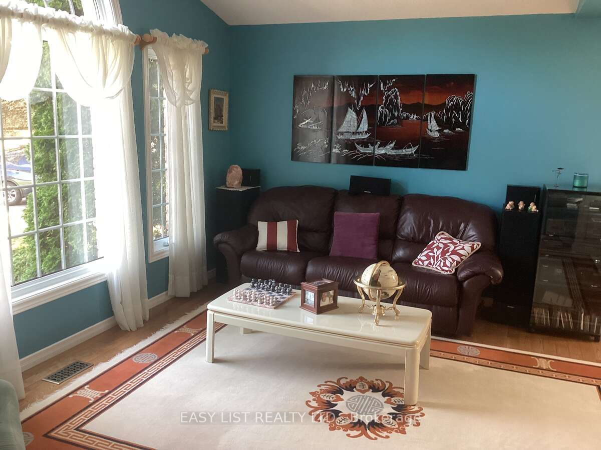 601 Macdonald Drive Property Photo 4