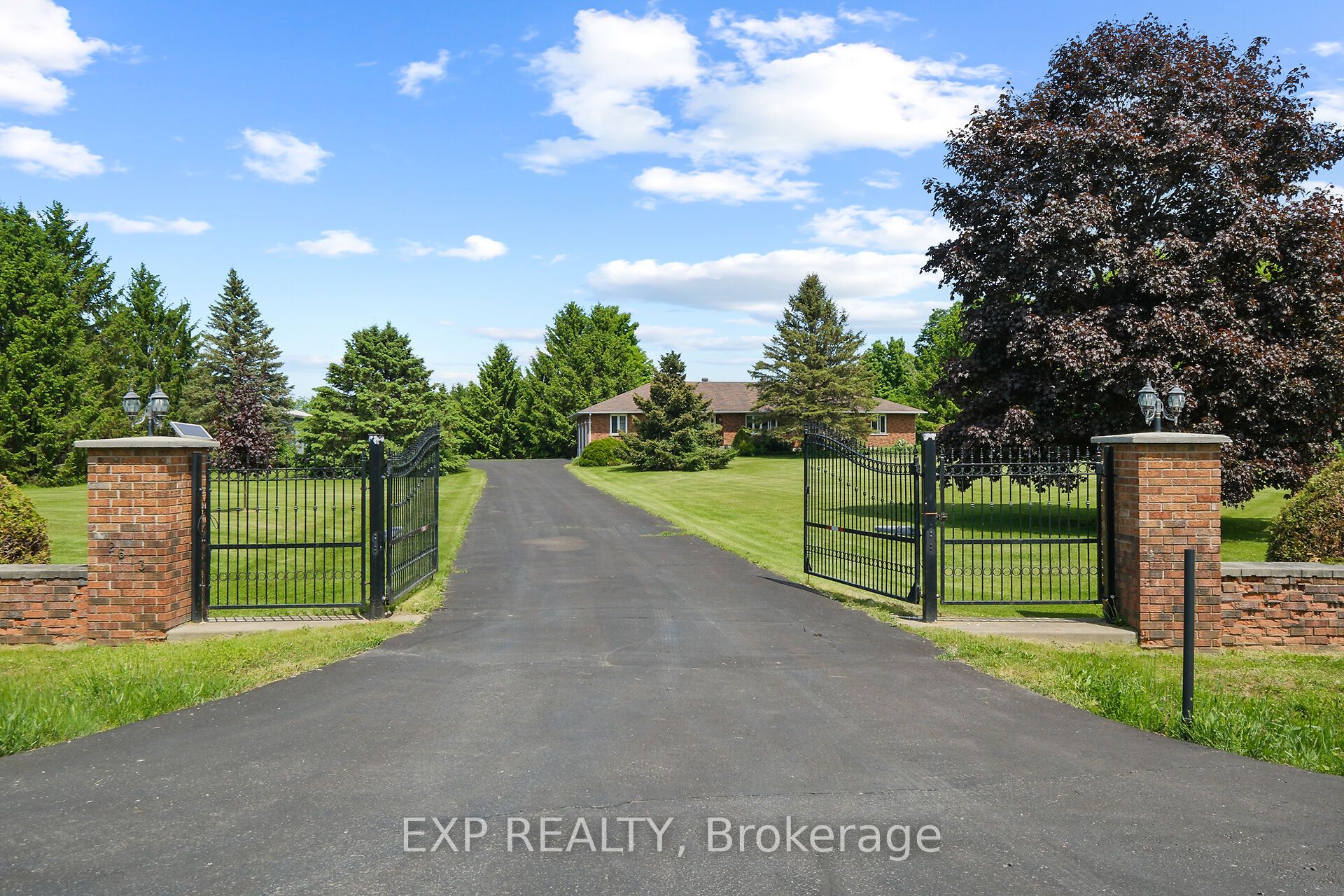 2673 Yorks Corners Road Property Photo 1