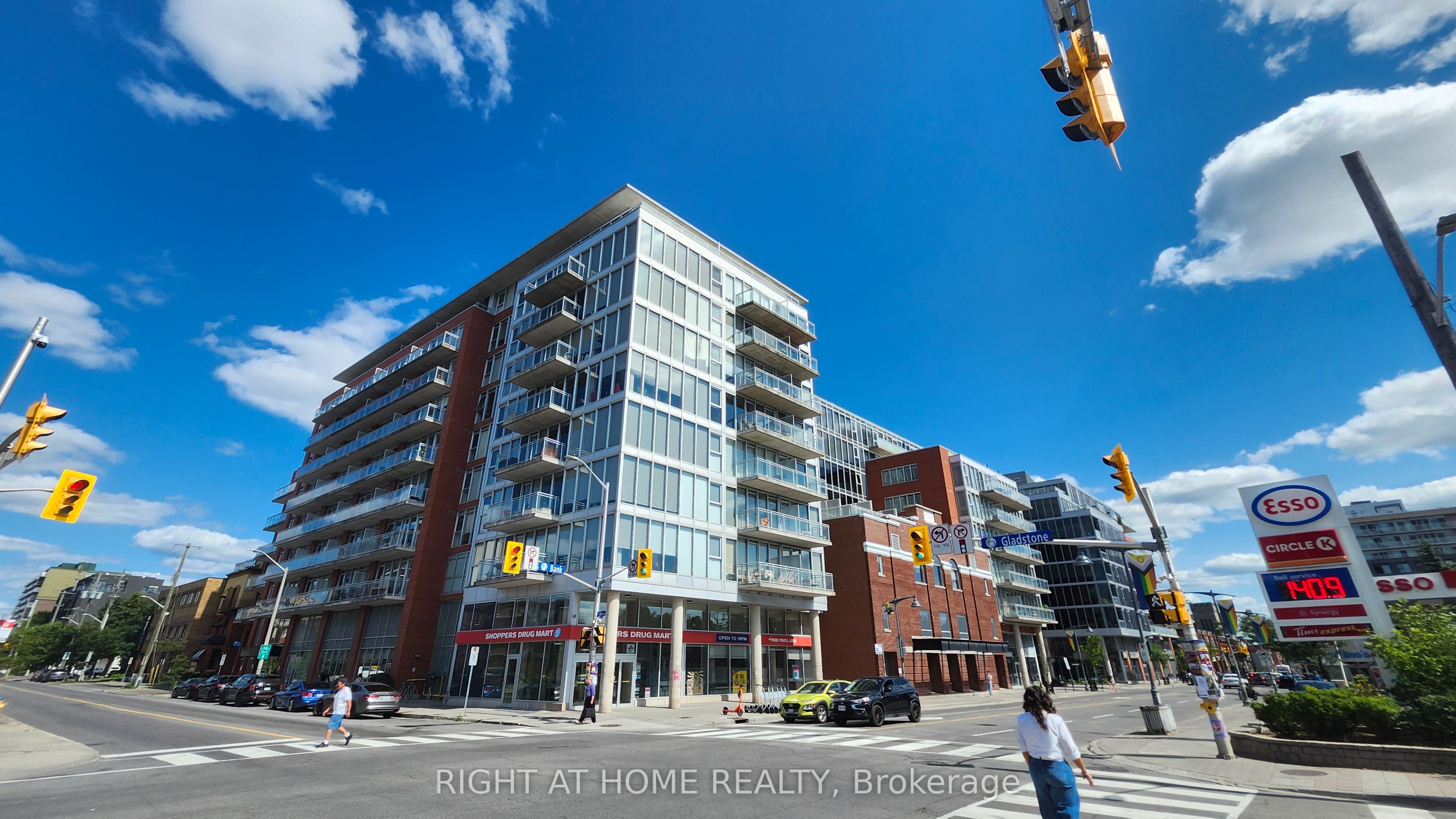 354 Gladstone Avenue 327