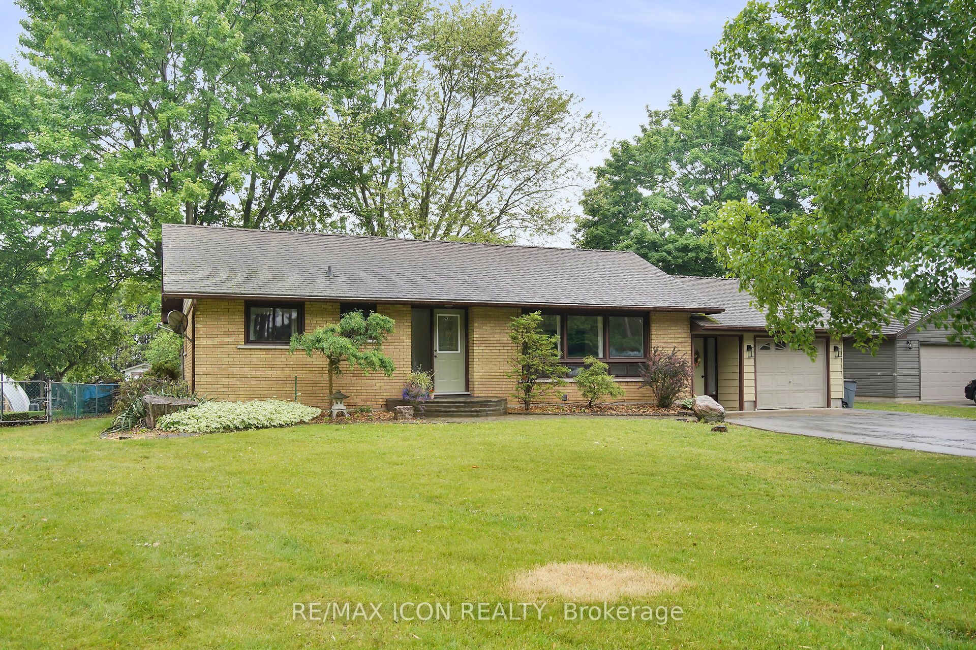 8241 Sandytown Road Property Photo 1