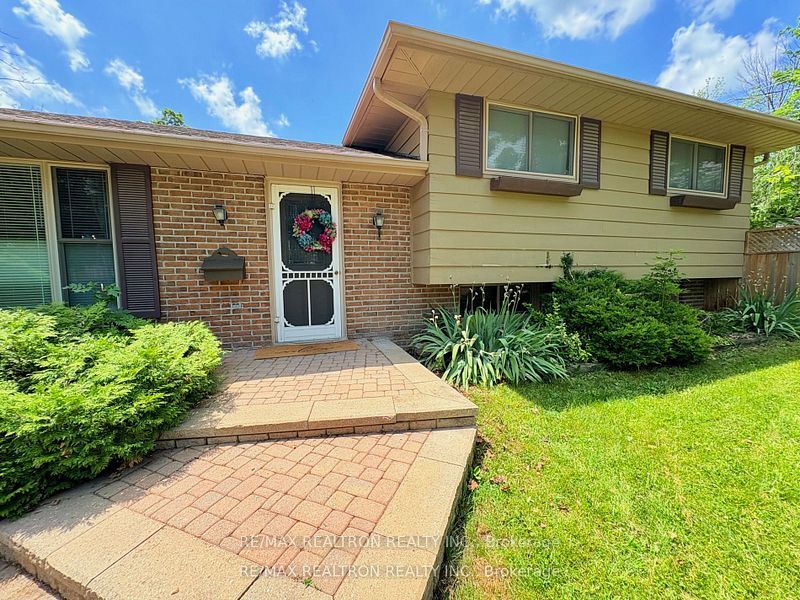 323 Lindan Ave Property Photo 1