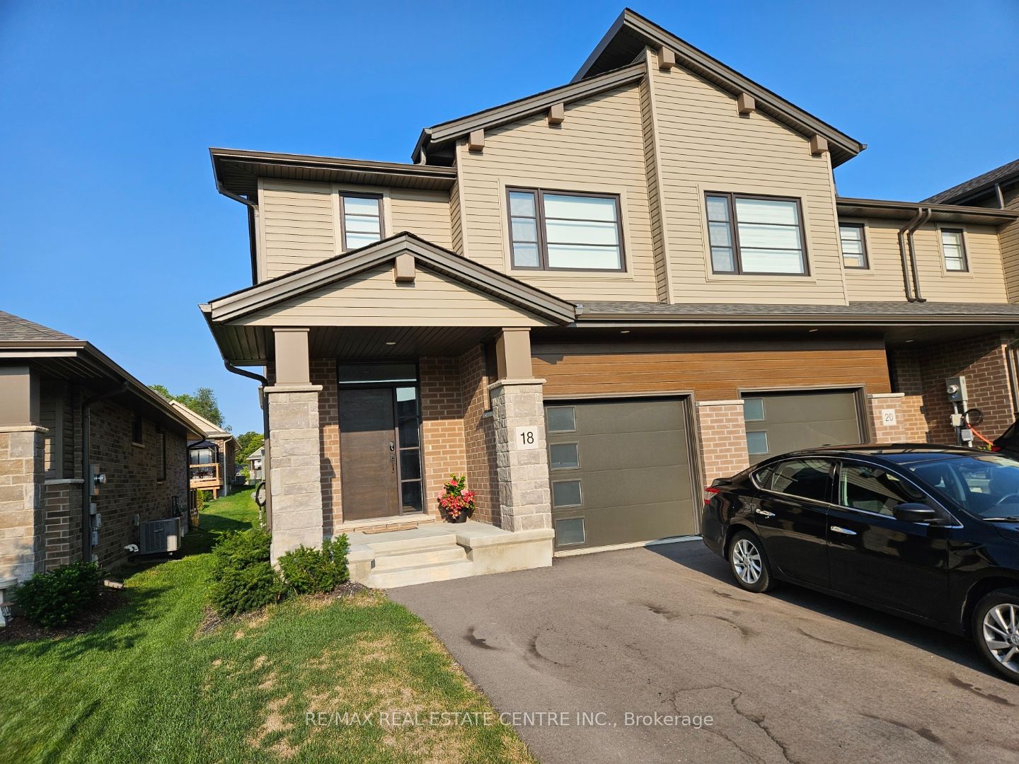 18 Martin St Property Photo 1