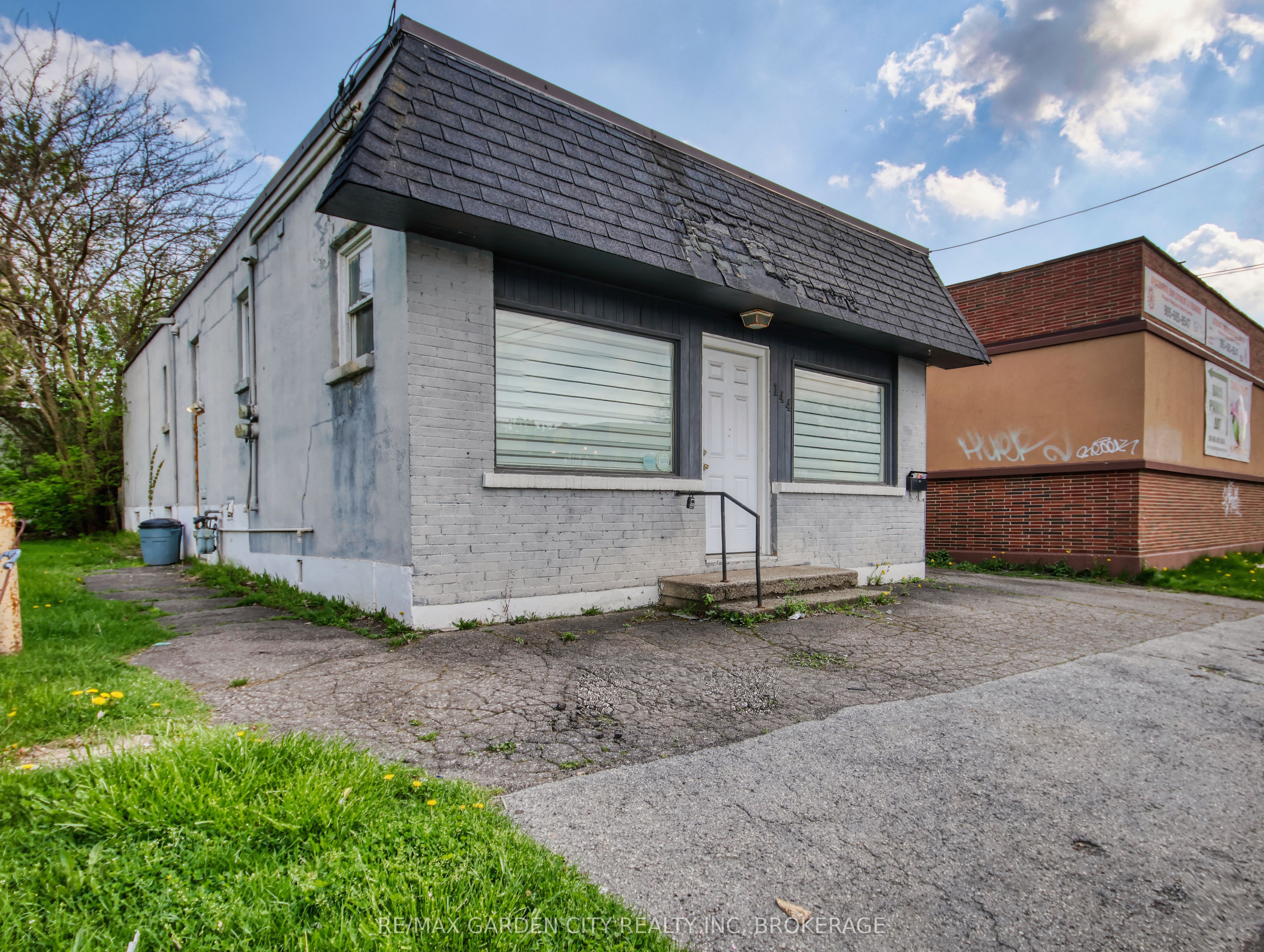 144 Welland Ave Property Photo 1