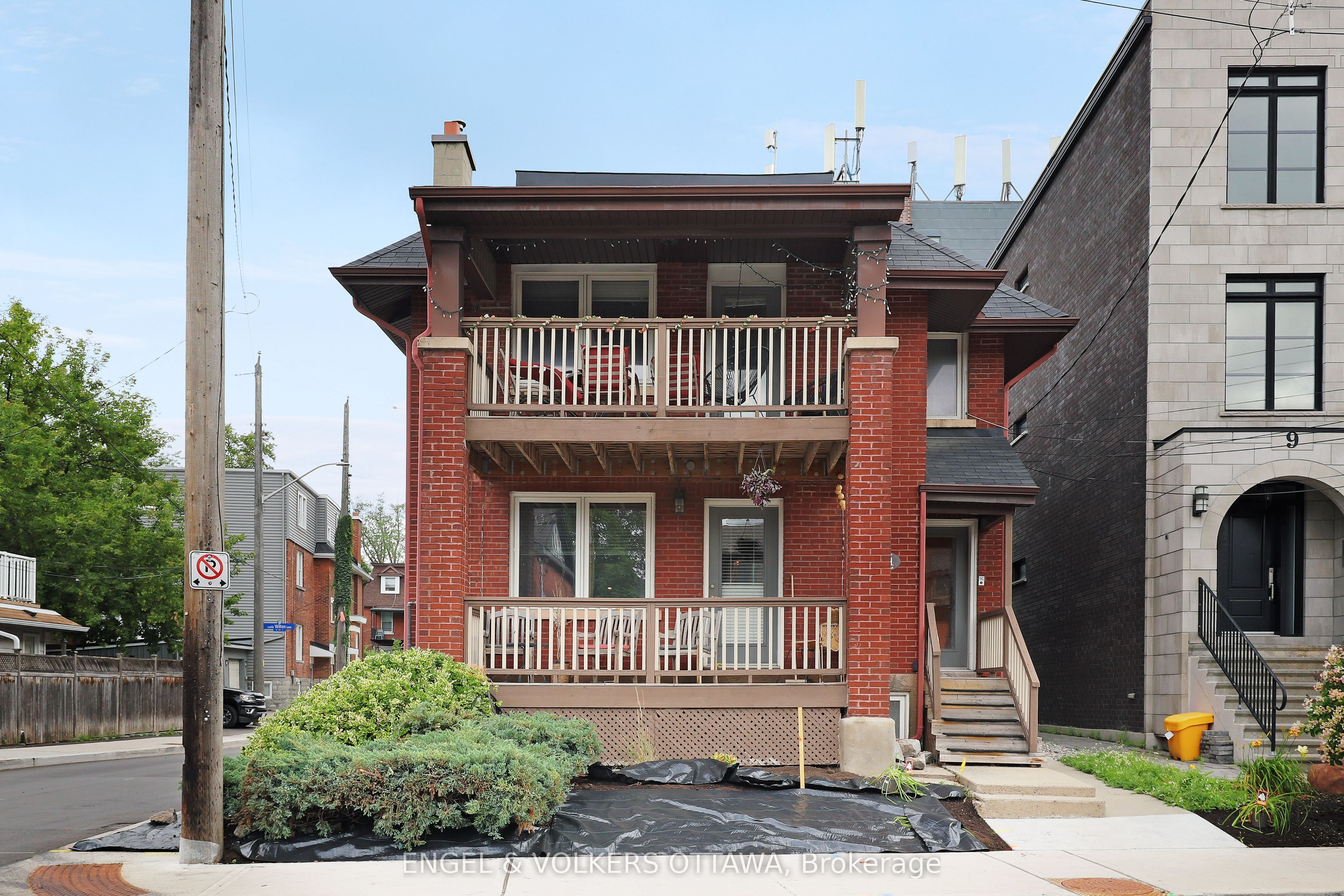 11 Wilton Cres Property Photo 1
