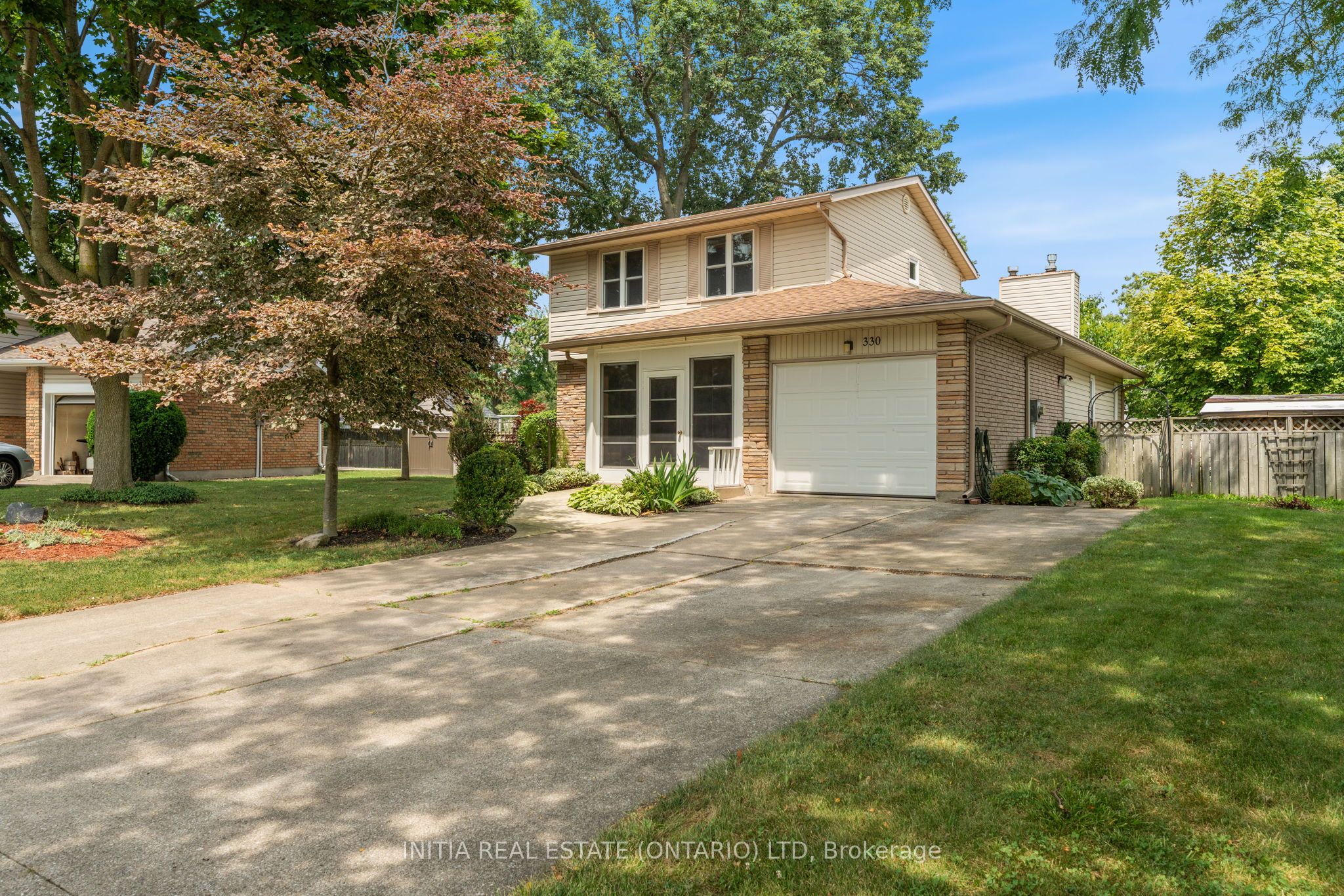 330 Willow Crescent Property Photo 1