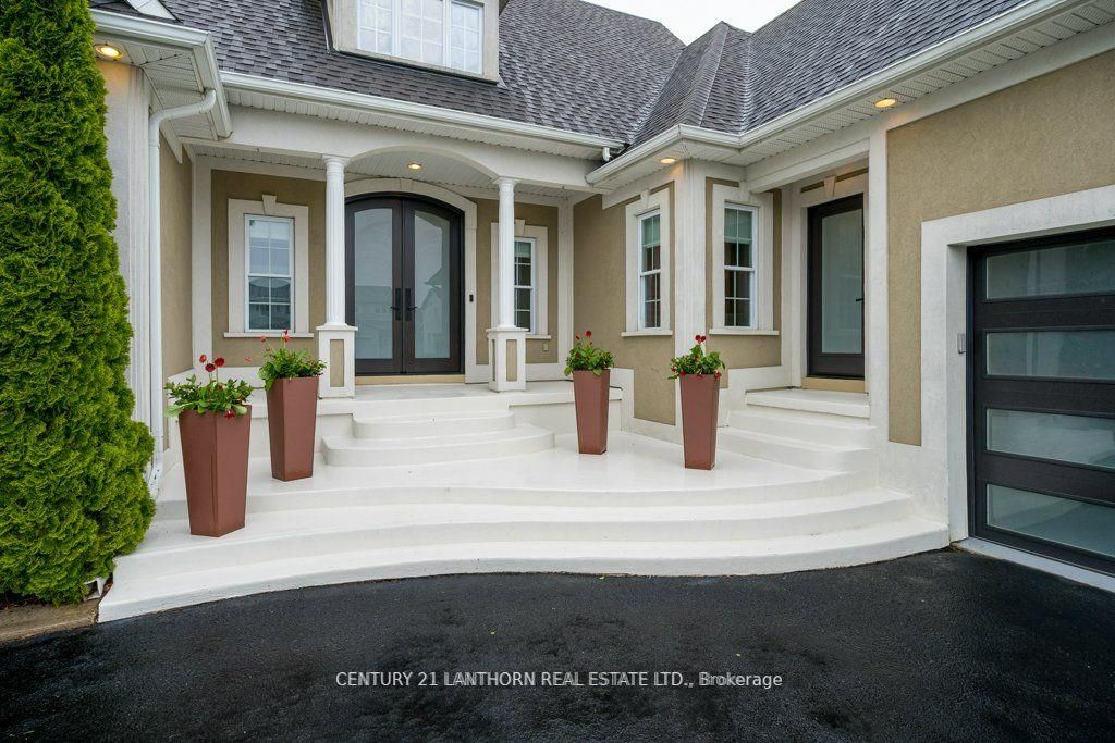 62 Davey Crescent Property Photo 1