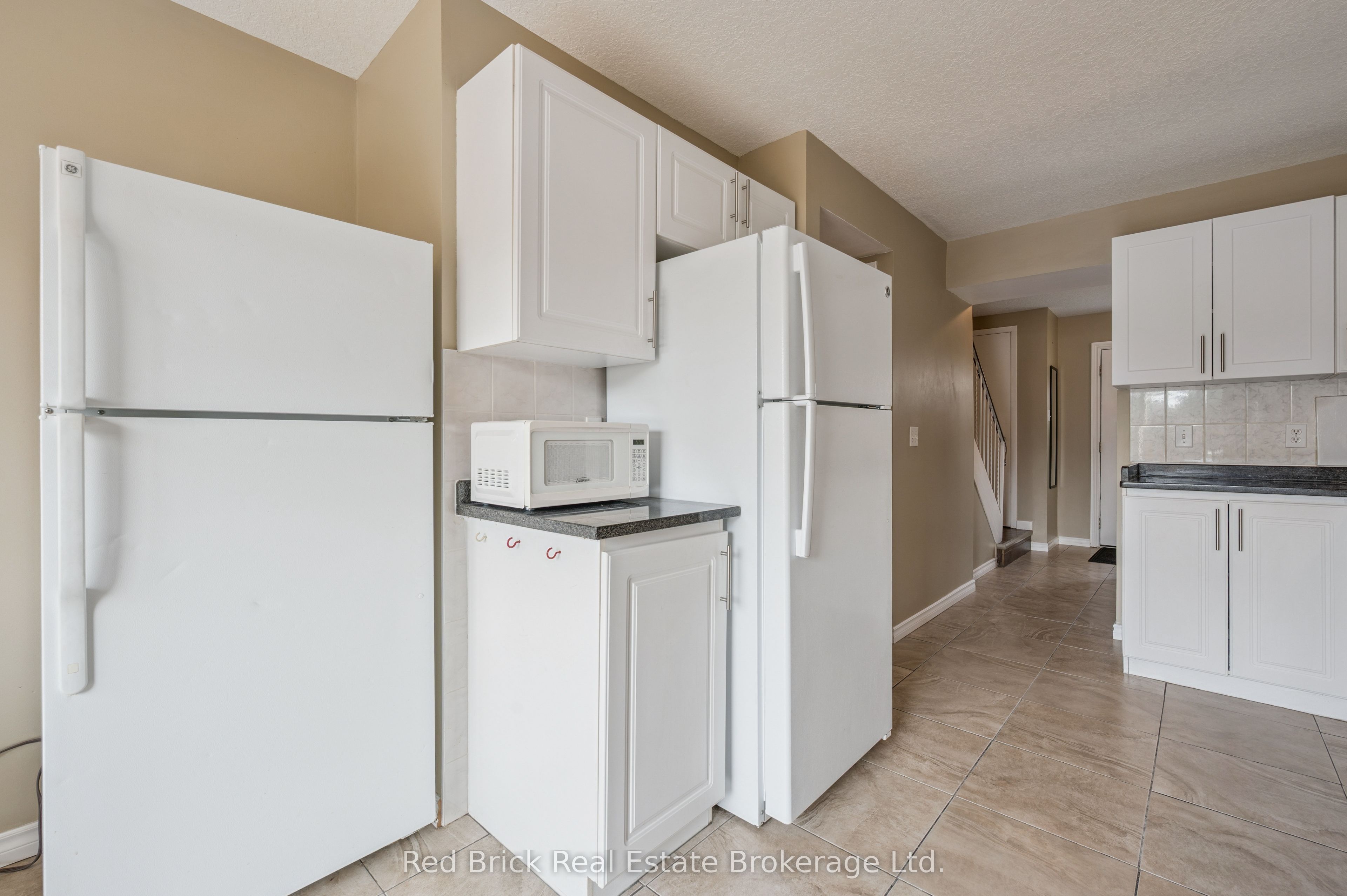 121 University Avenue E 16 Property Photo 9