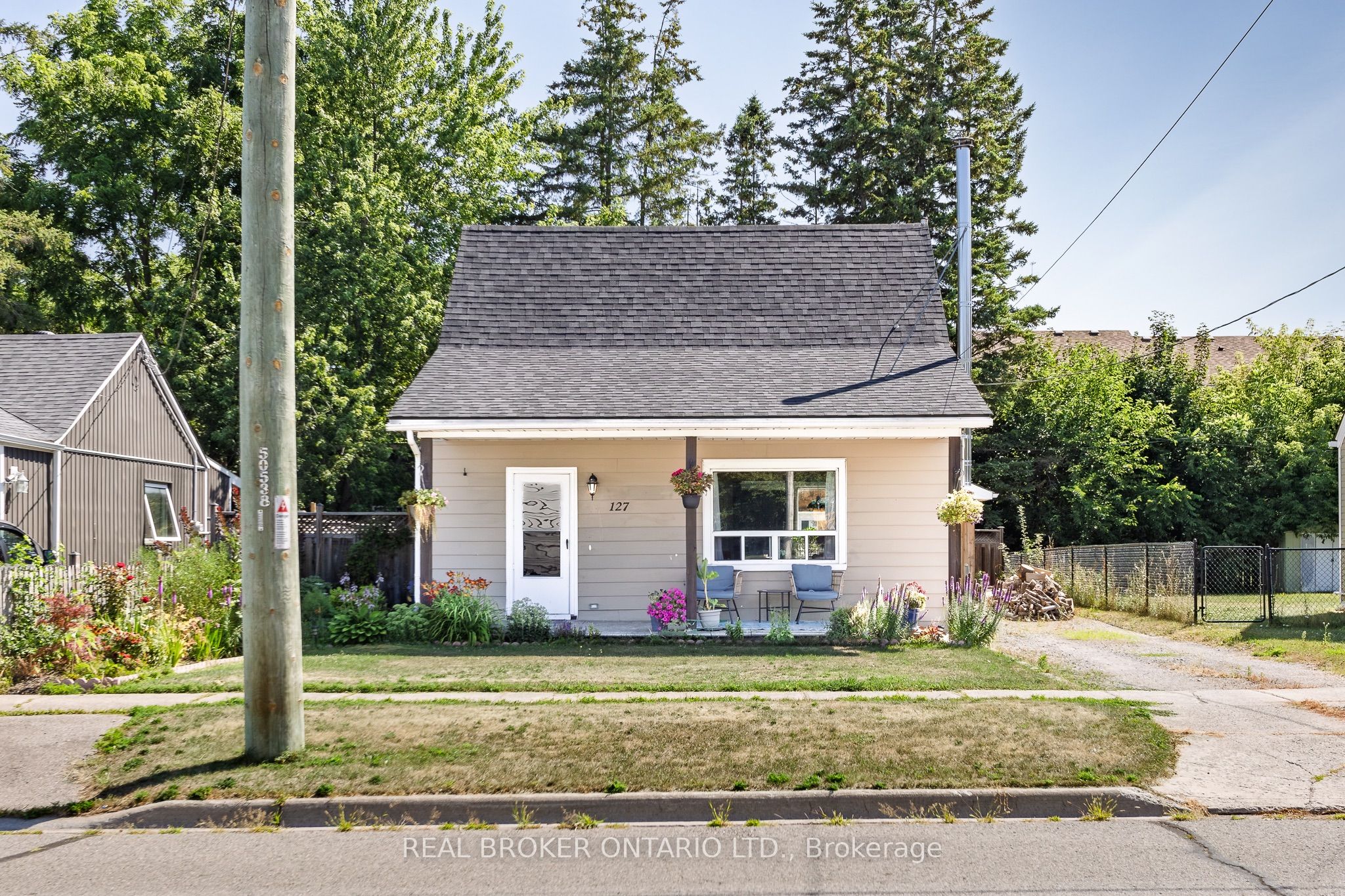 127 Elmore Street Property Photo 1