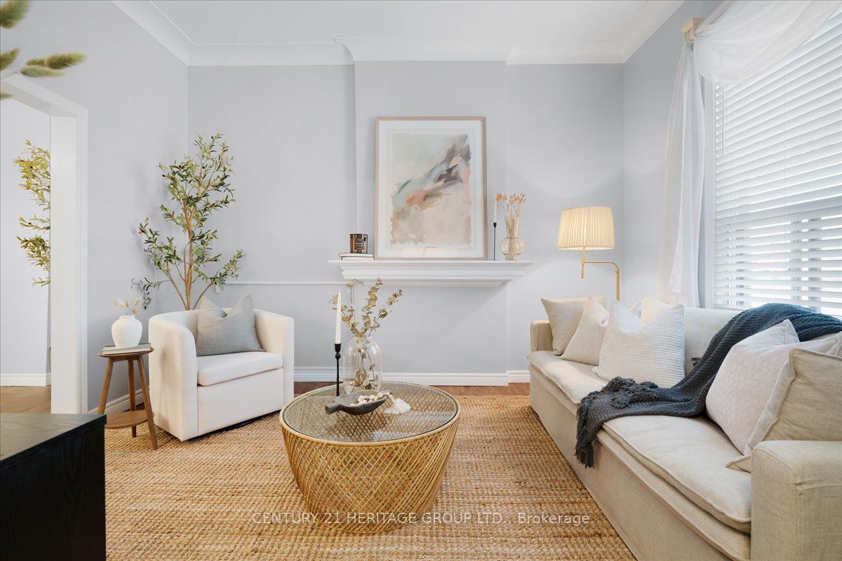 263 Mary St Property Photo 1