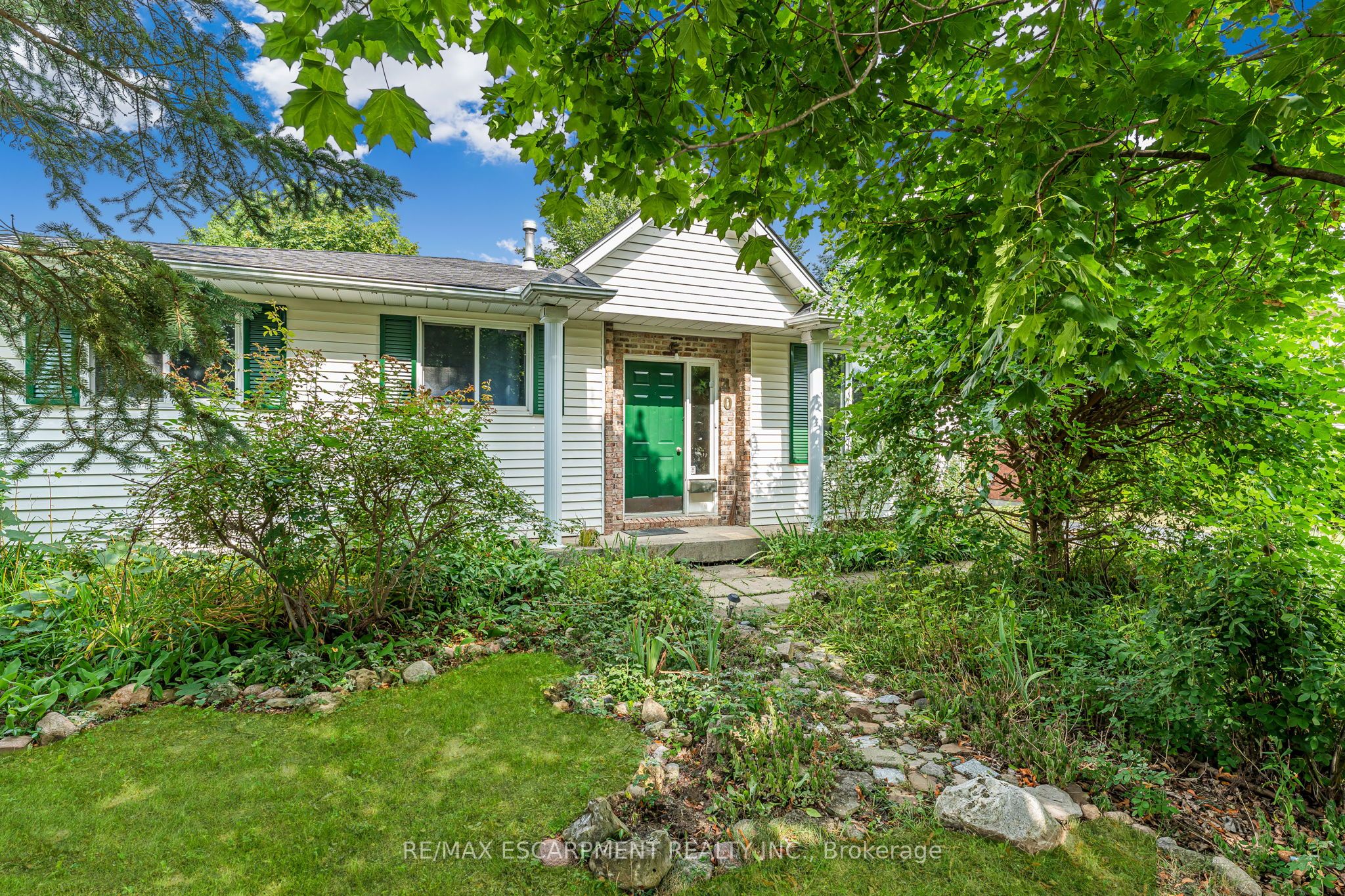 40 Wade Road Property Photo 1