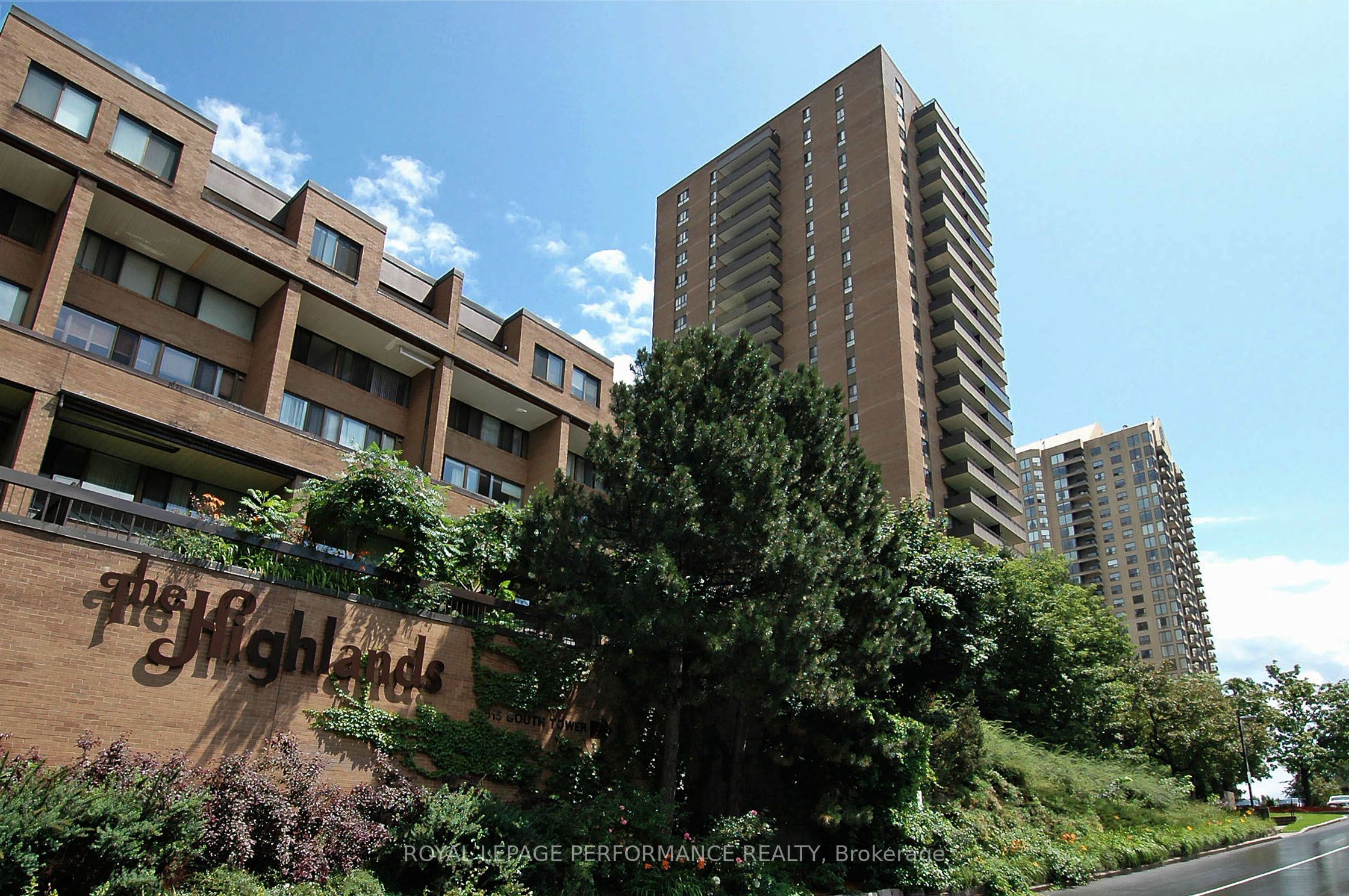 515 St Laurent Boulevard 2408 Property Photo 1