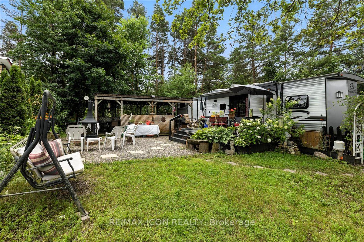 1174 Wilby Rd Property Photo 1