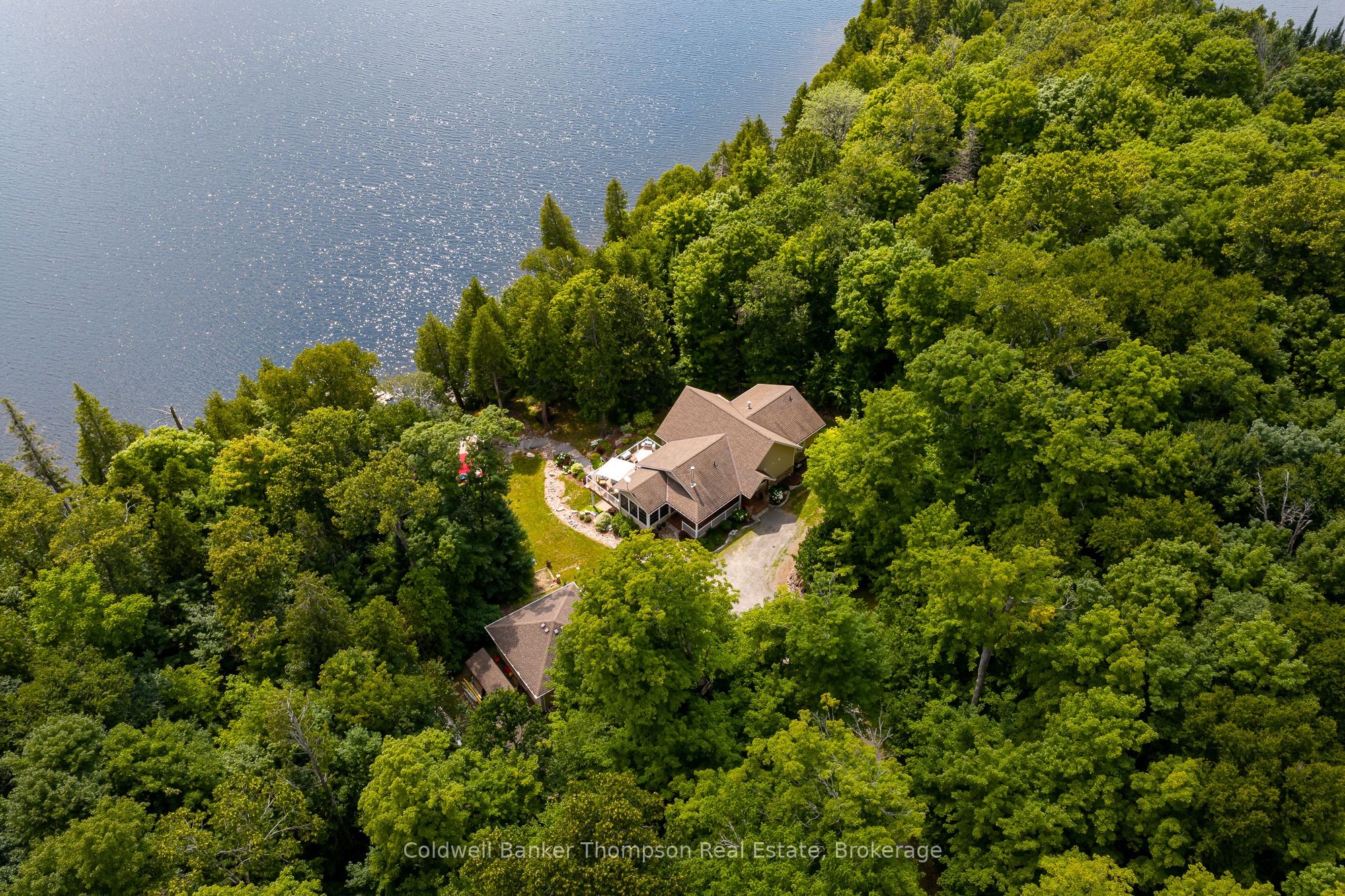 725 South Shore Drive Property Photo 1