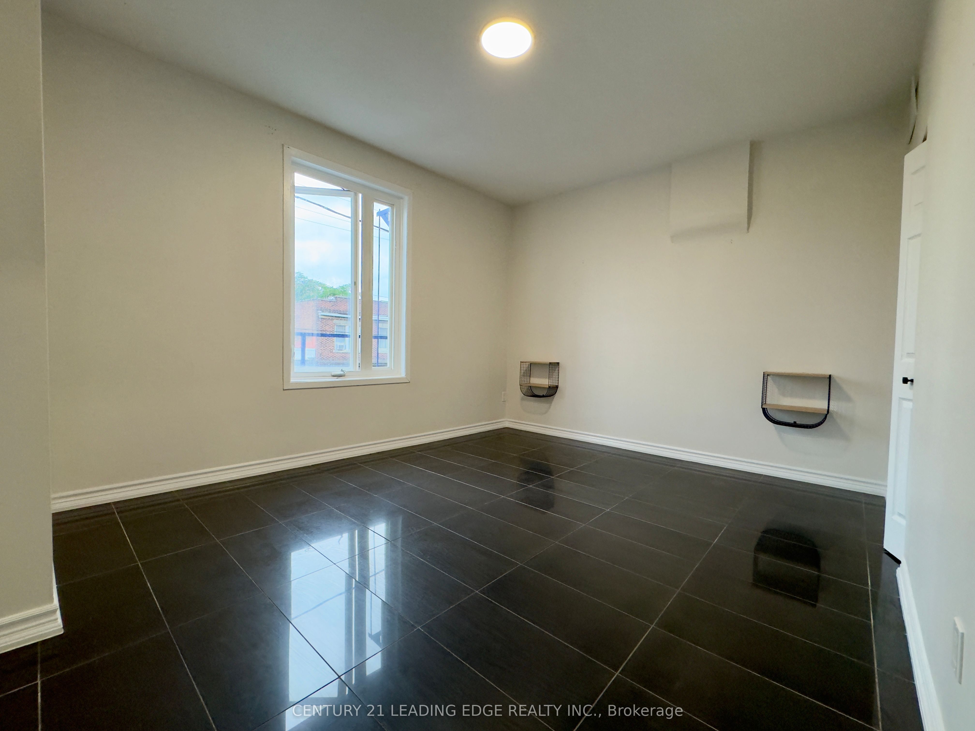 779 Barton St E Property Photo 1