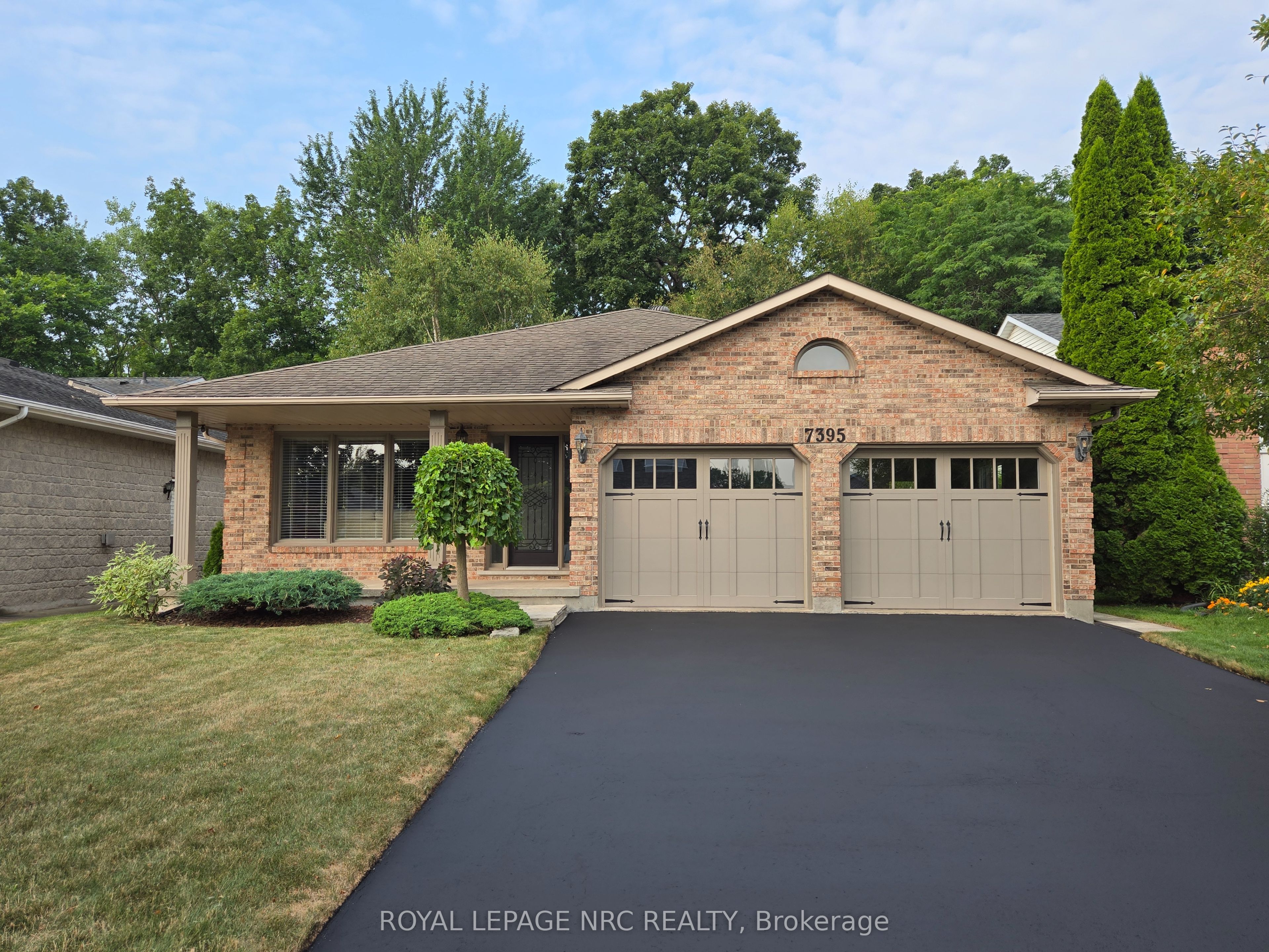 7395 Lakewood Cres Property Photo 1