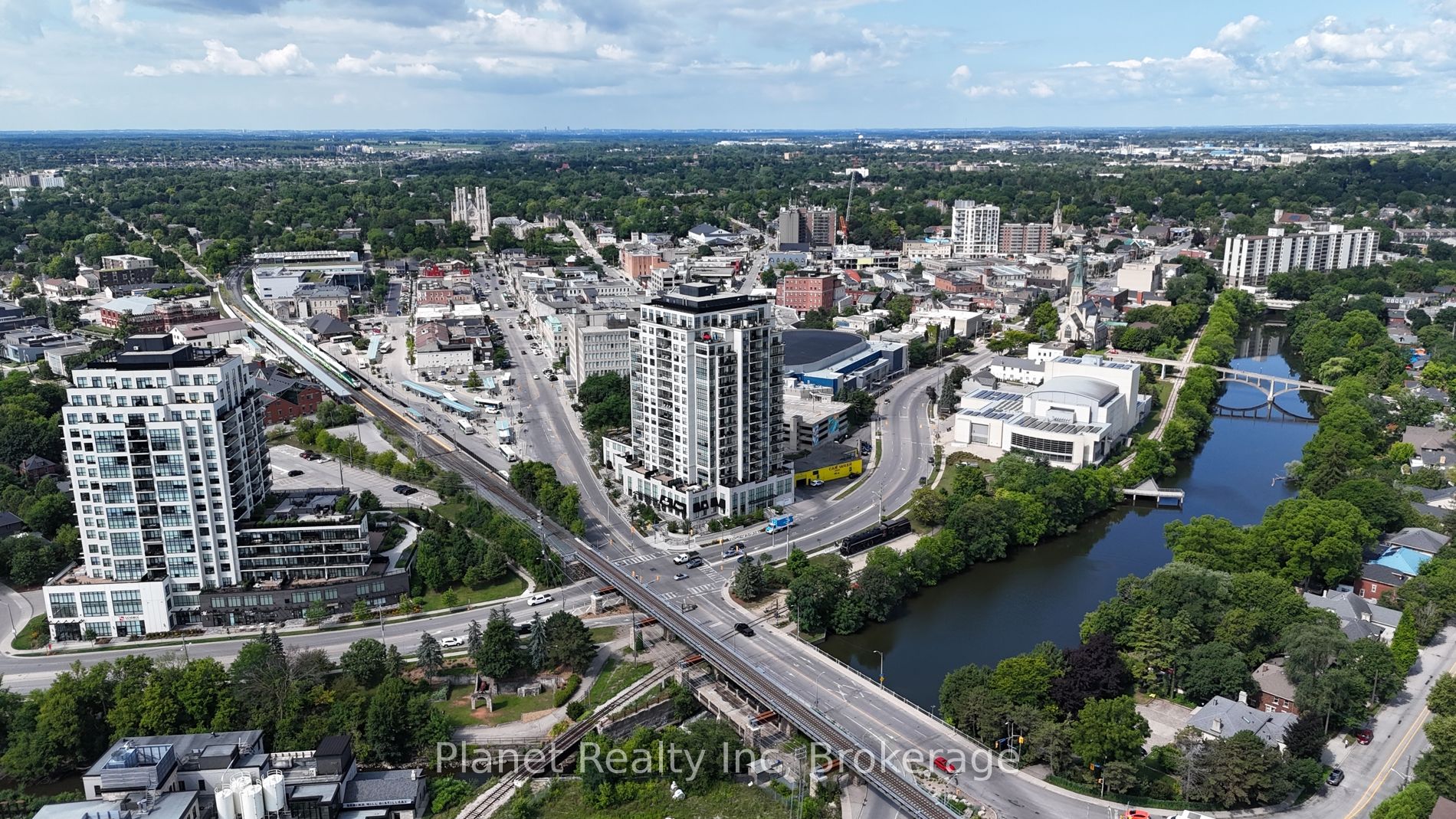 160 Macdonell St Property Photo 1