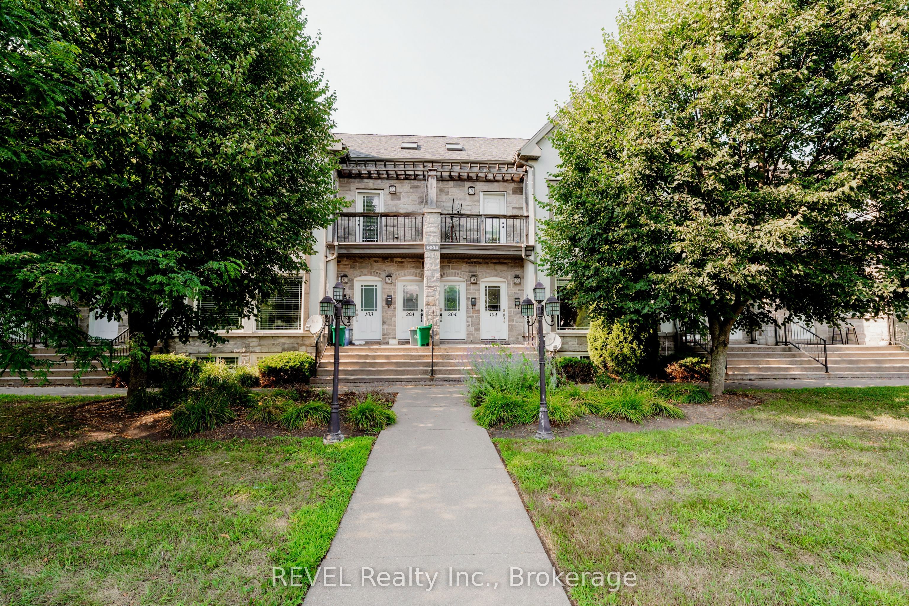 6045 Dunn St Property Photo 1