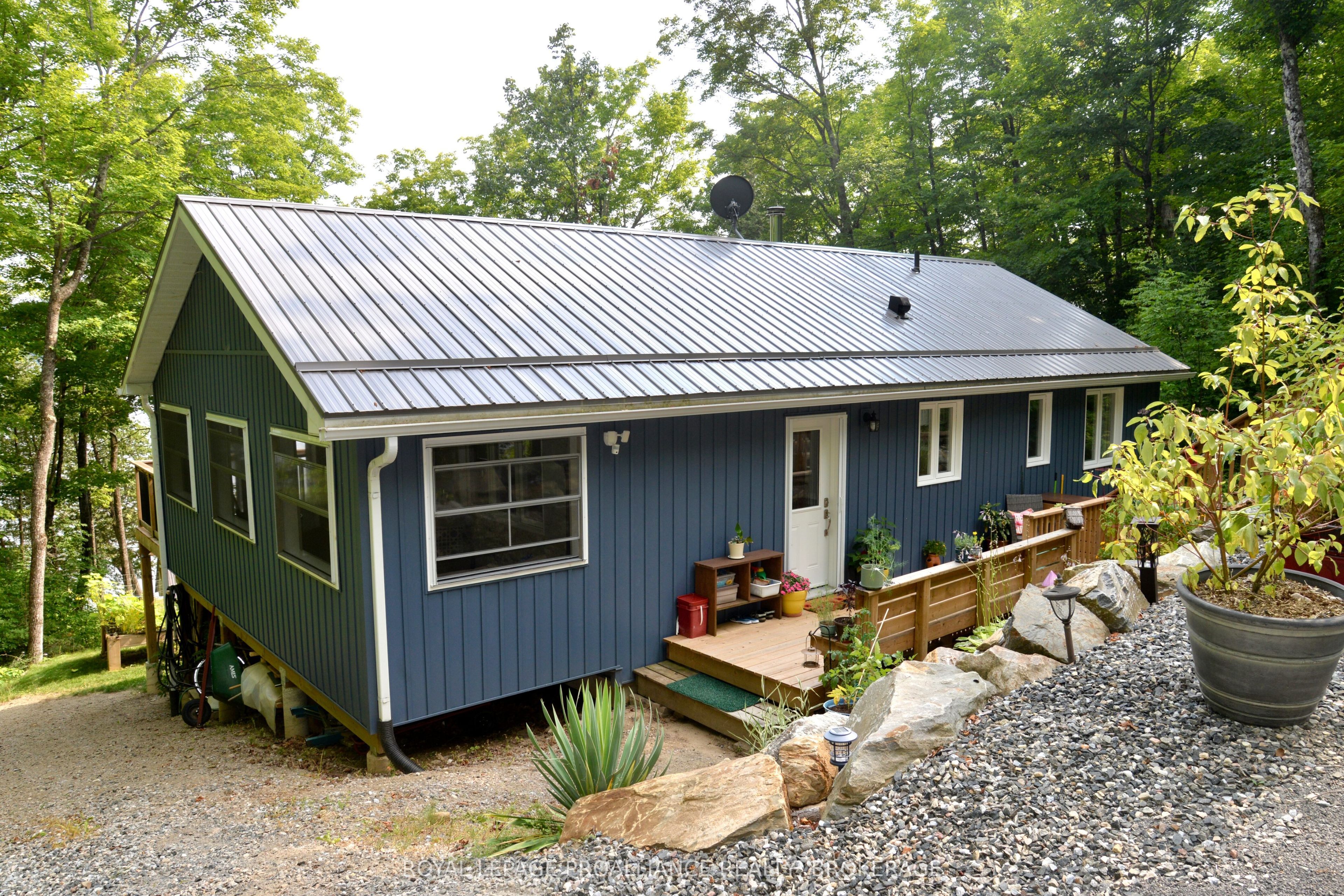 1099 Almost Ln Property Photo 1