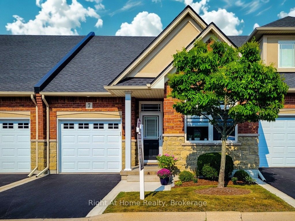 7 Landscapes Trl Property Photo 1